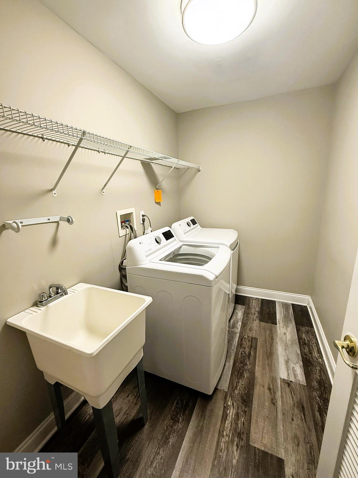 WILTSHIRE WALK - Residential Lease