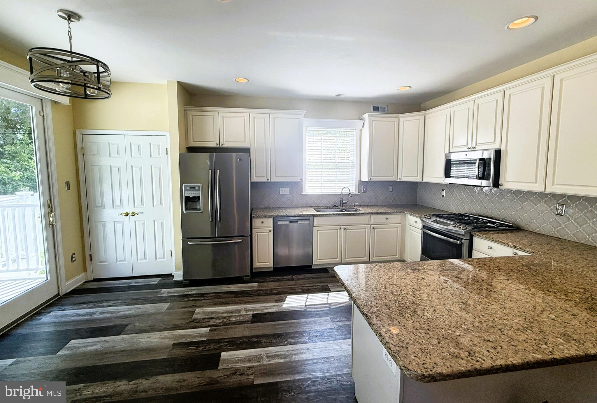 WILTSHIRE WALK - Residential Lease