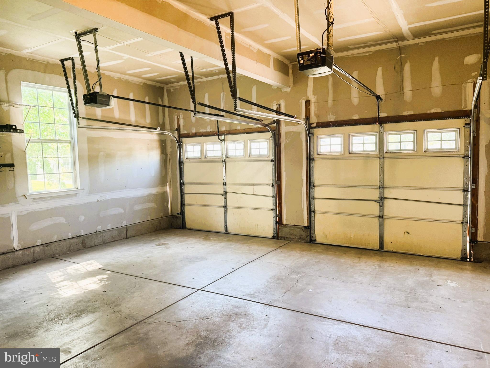 WILTSHIRE WALK - Residential Lease