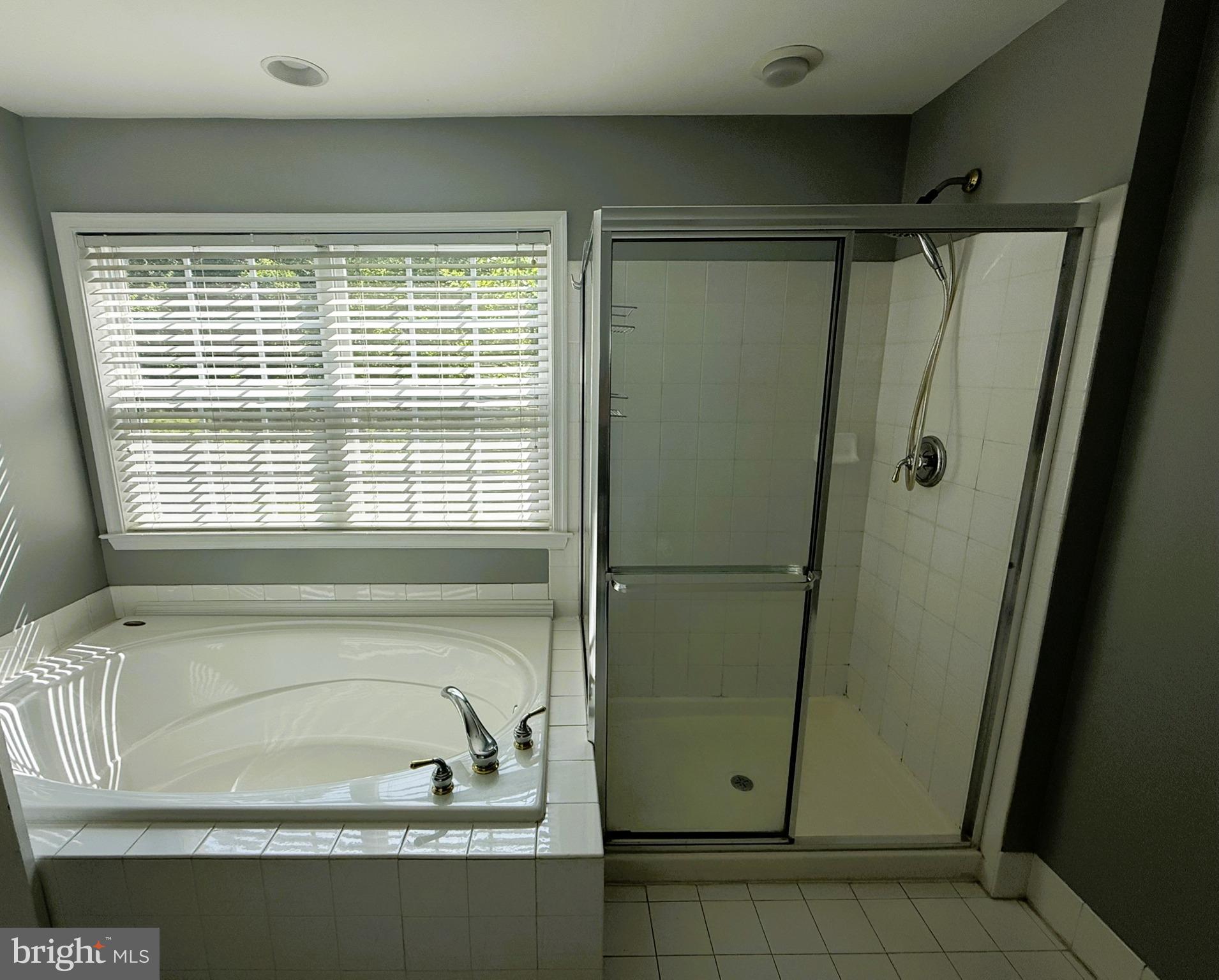 WILTSHIRE WALK - Residential Lease