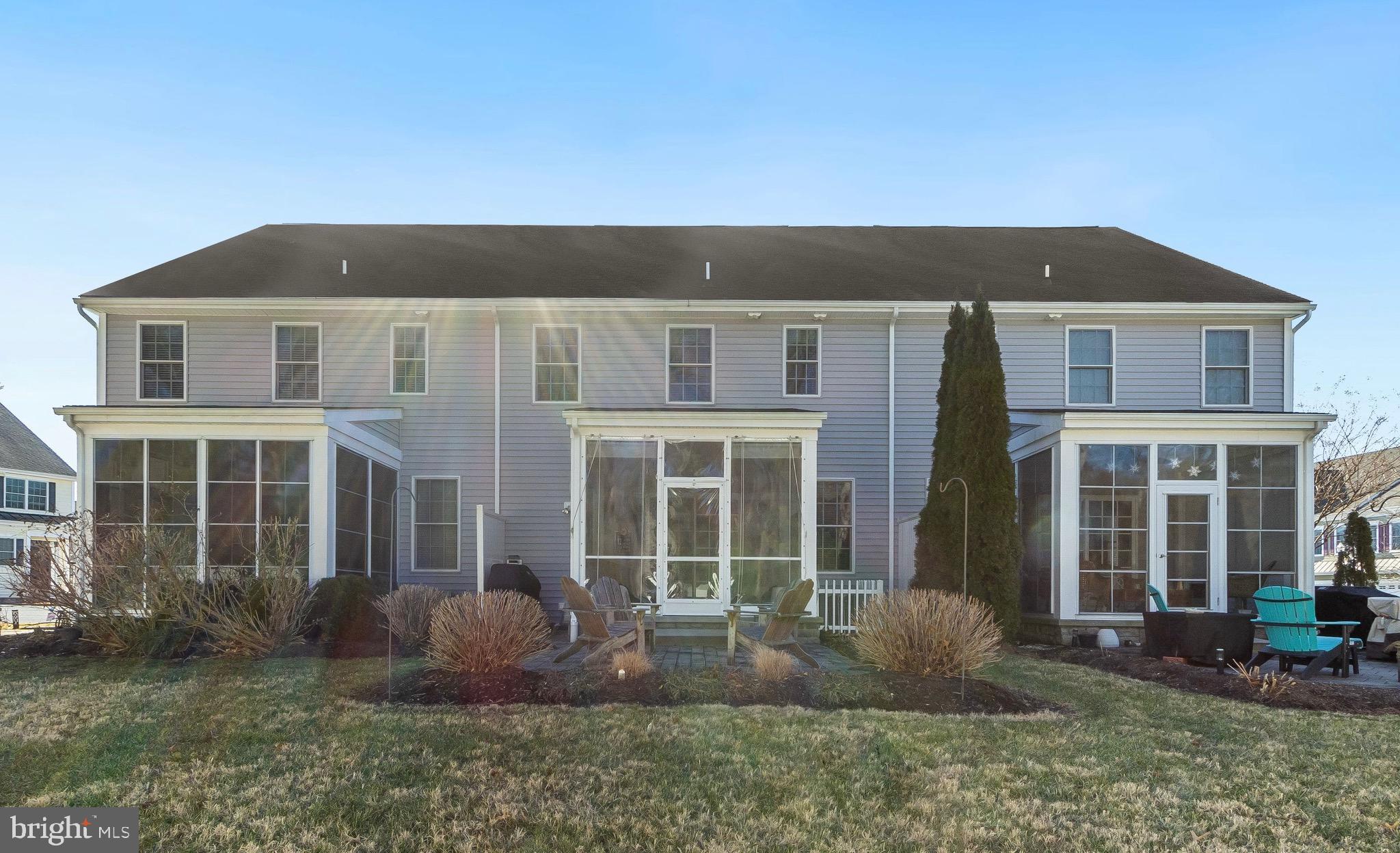 THE SEASONS - Residential
