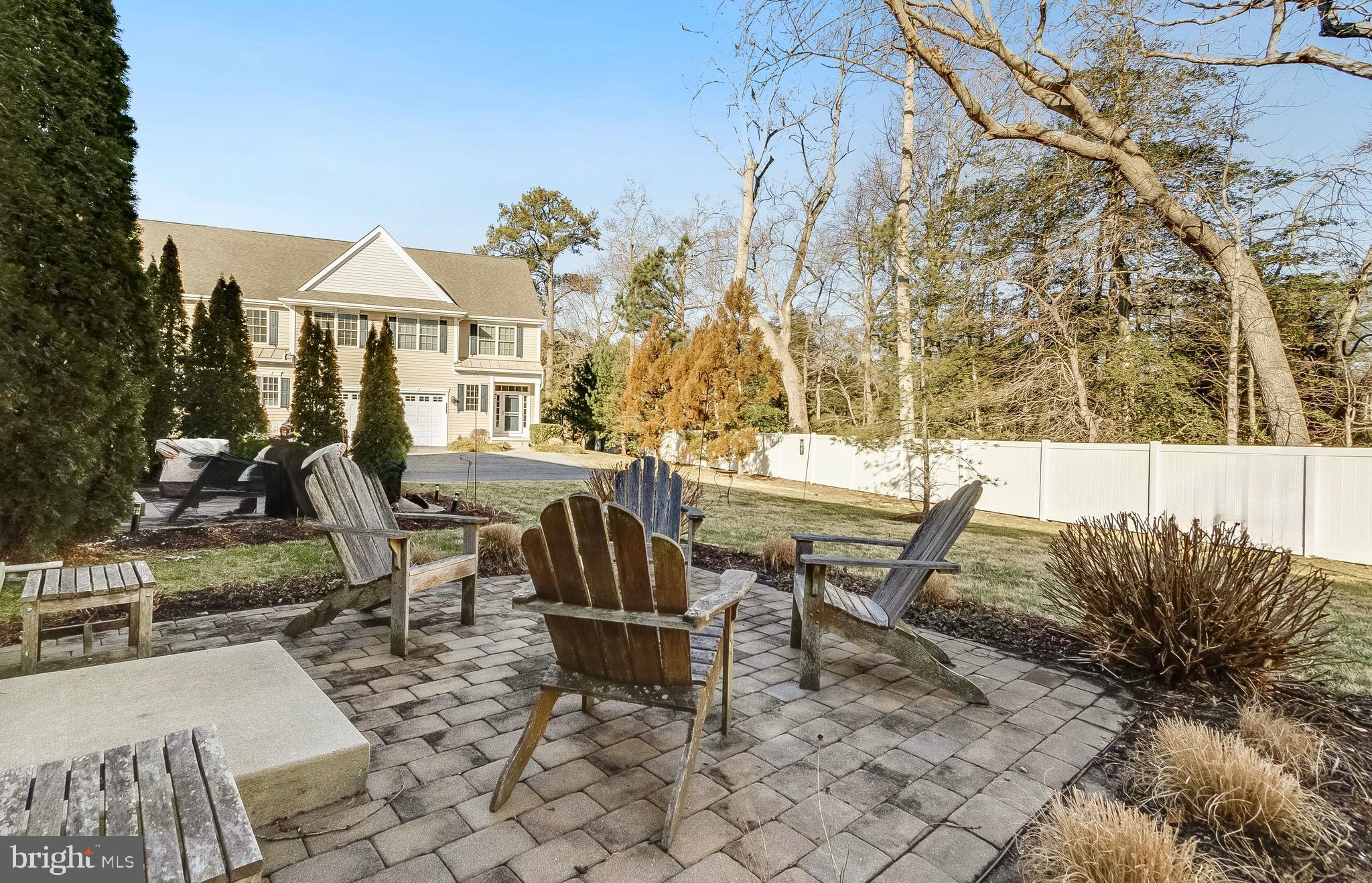 THE SEASONS - Residential