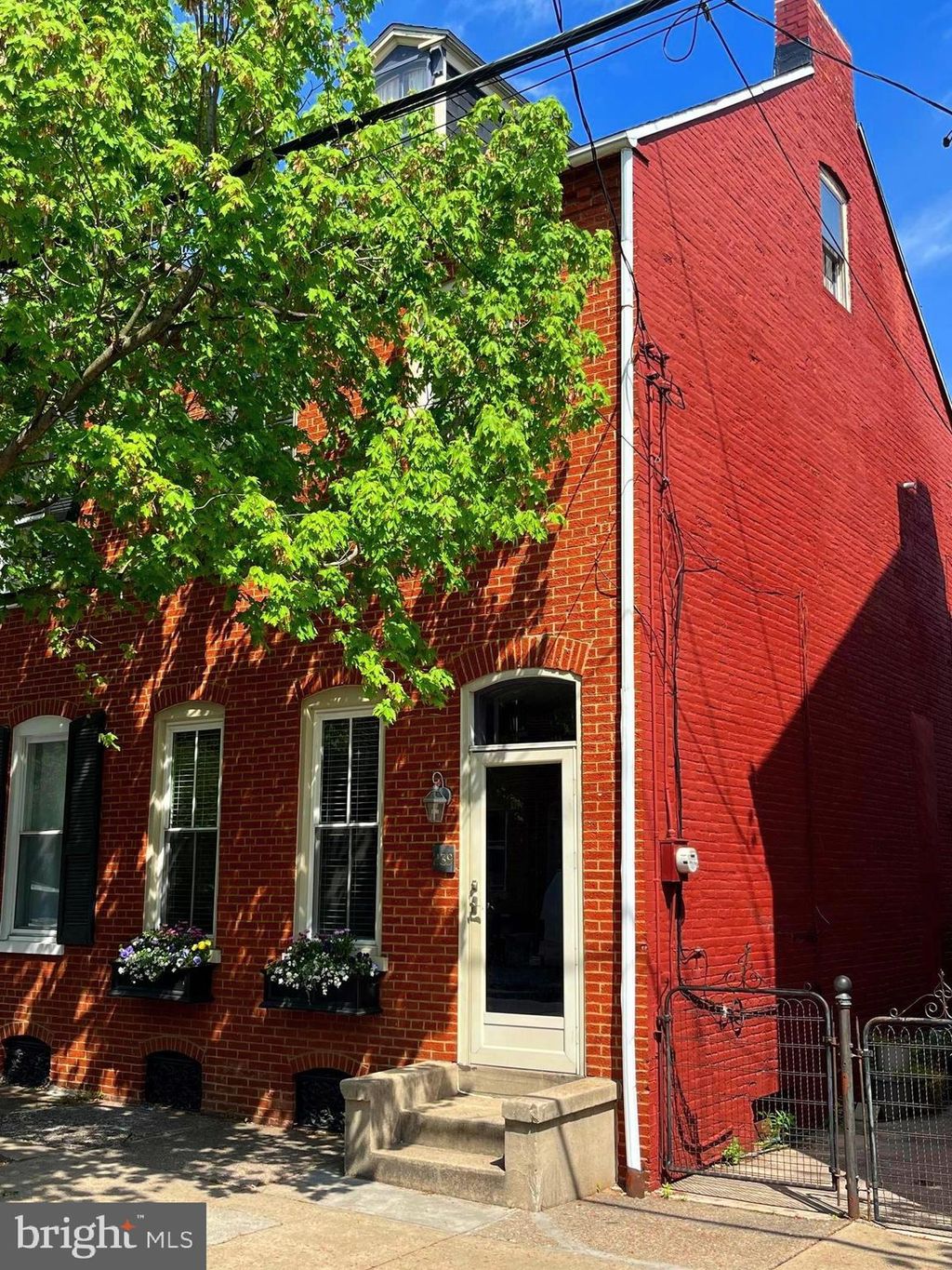 Photo of 239 E Frederick Street, Lancaster, PA 17602 (MLS # PALA2050406)