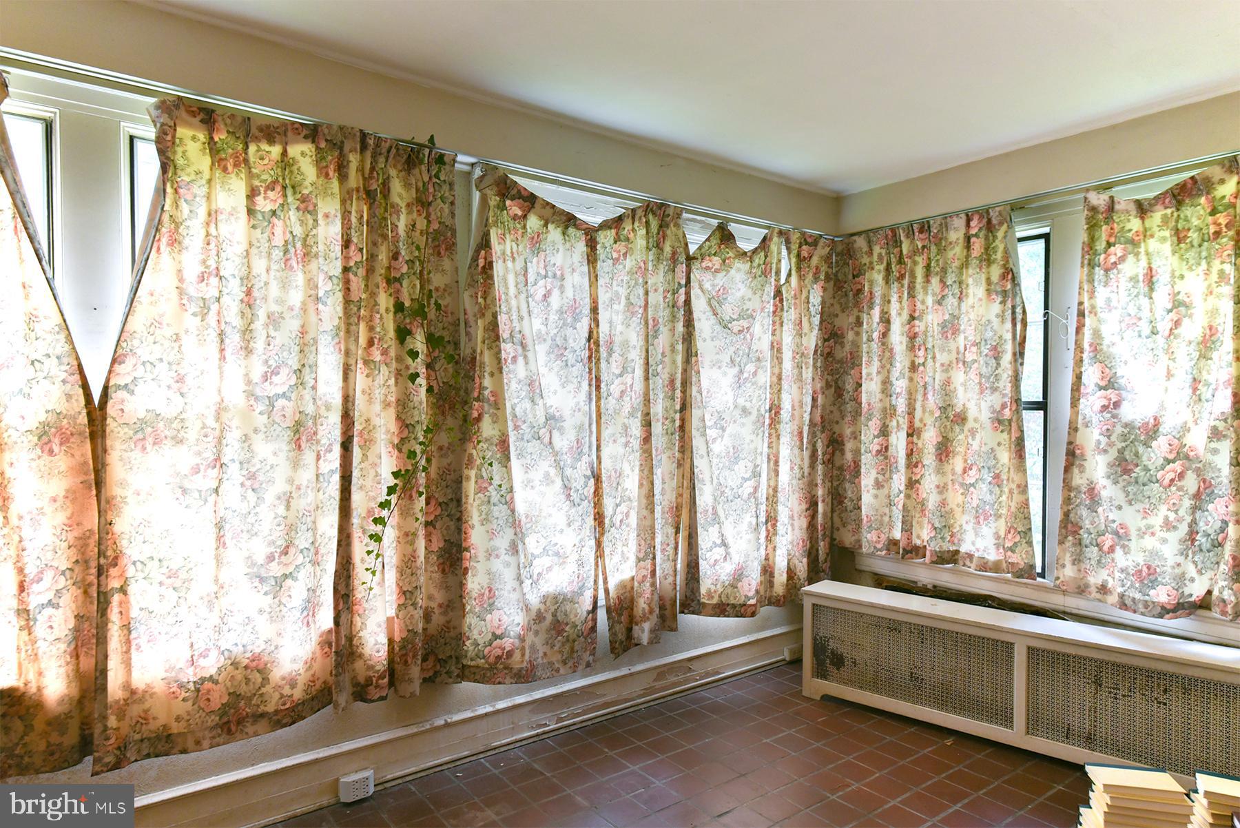 NORTH END - Residential