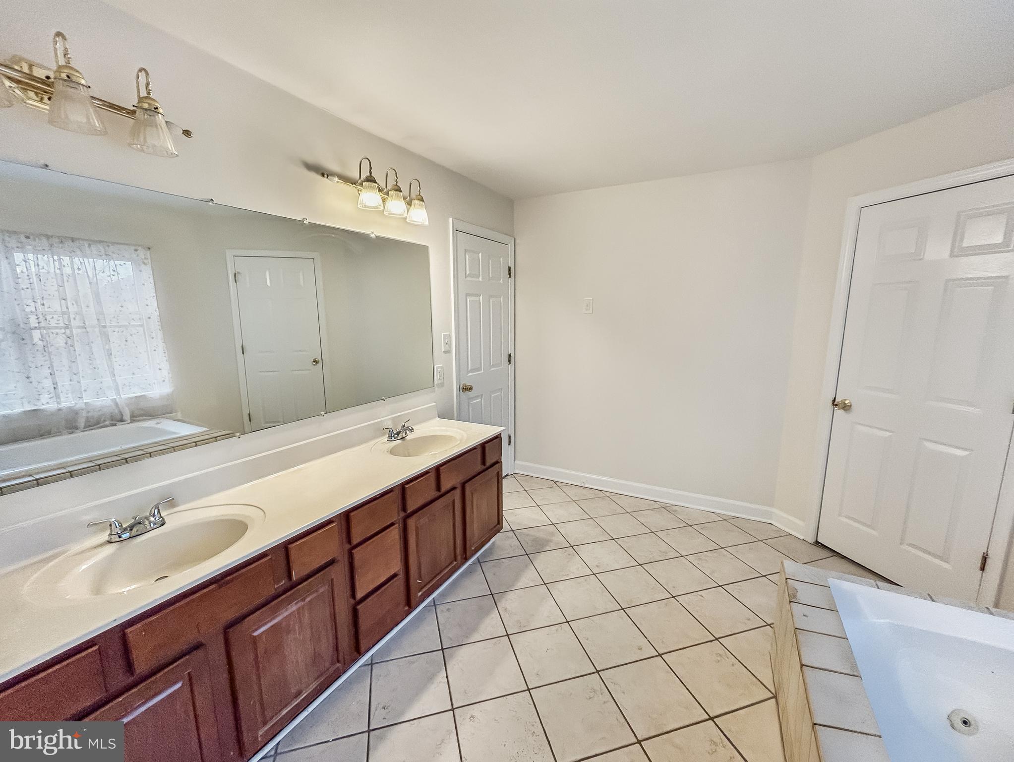 WOODBRIDGE - Residential