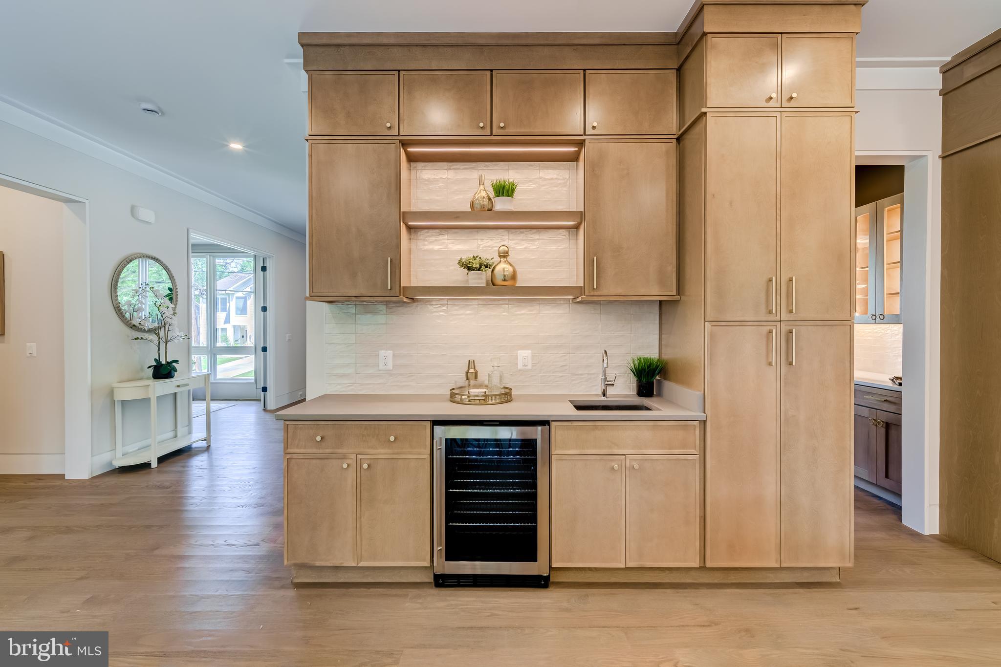 VIENNA WOODS - Residential