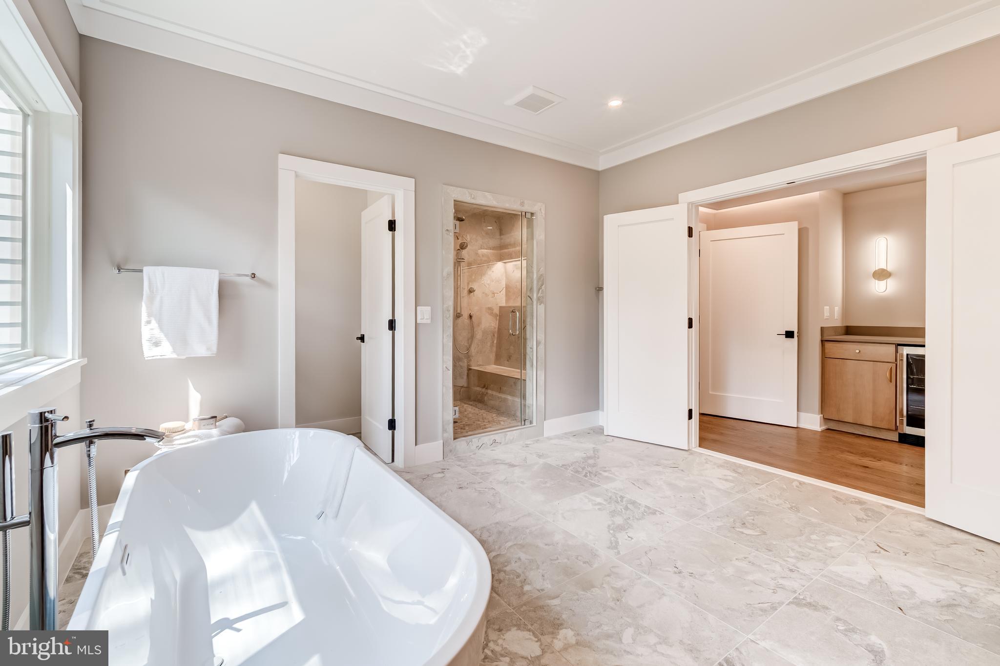 VIENNA WOODS - Residential