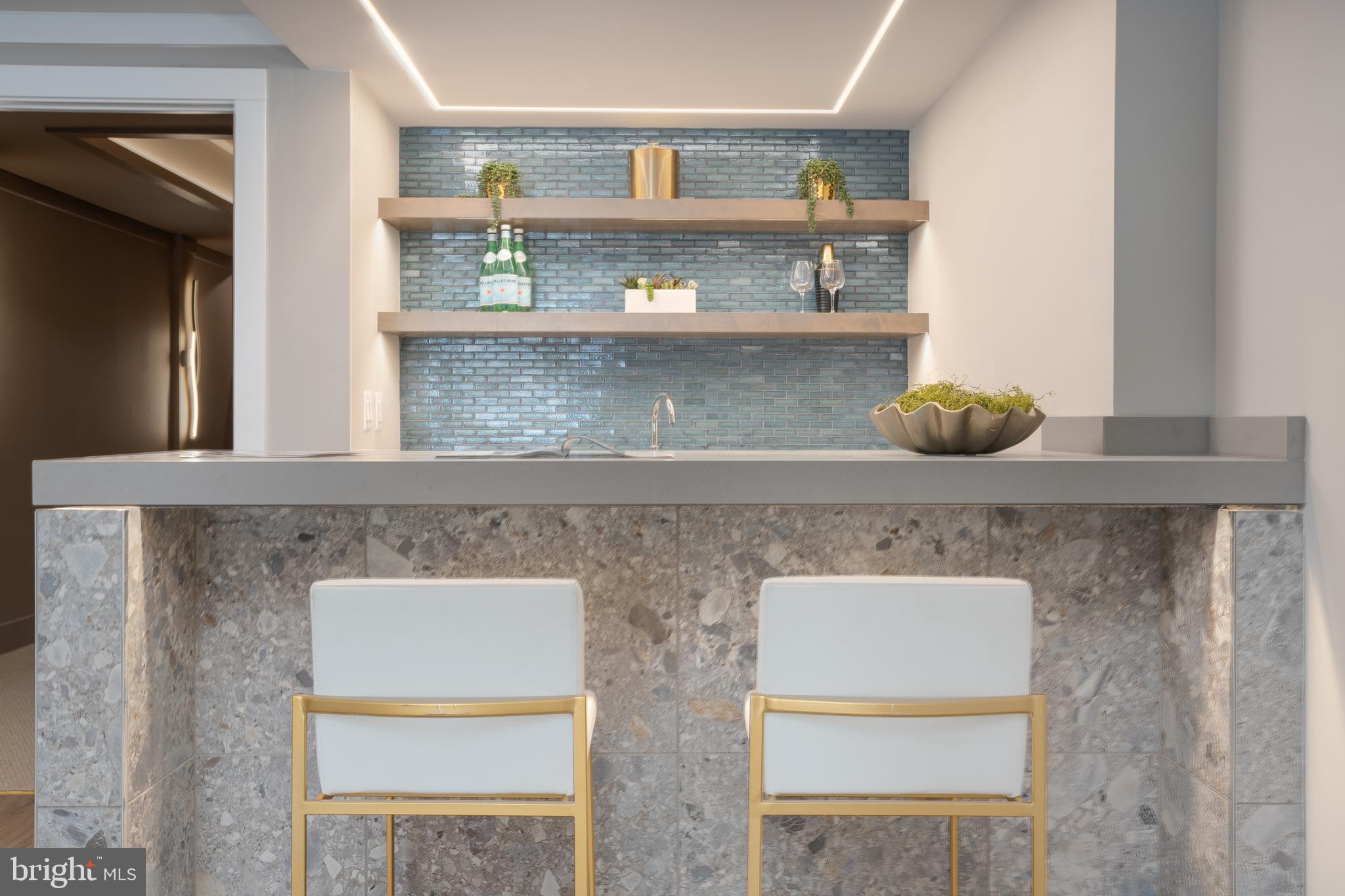 VIENNA WOODS - Residential