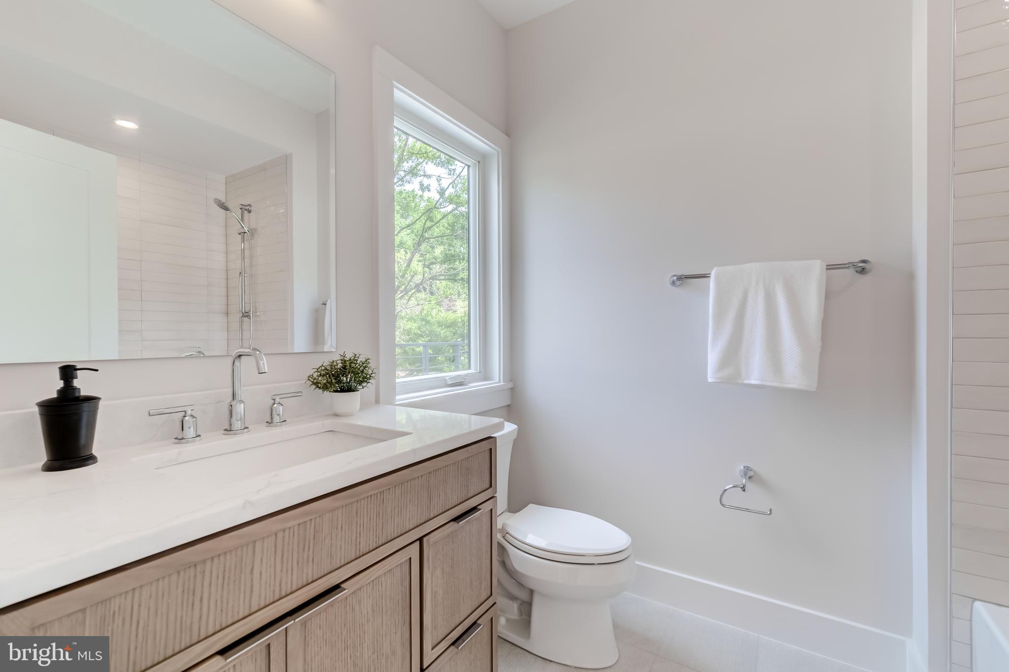 VIENNA WOODS - Residential