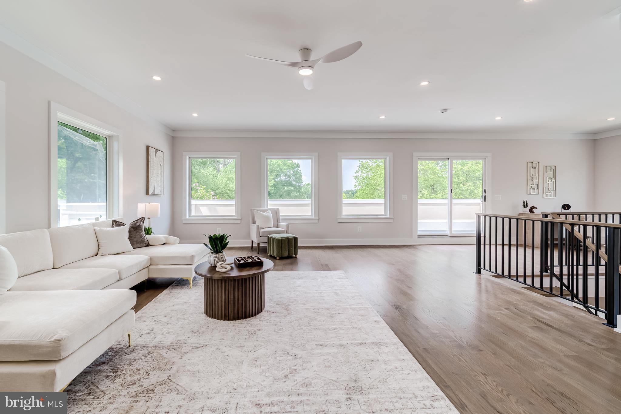 VIENNA WOODS - Residential