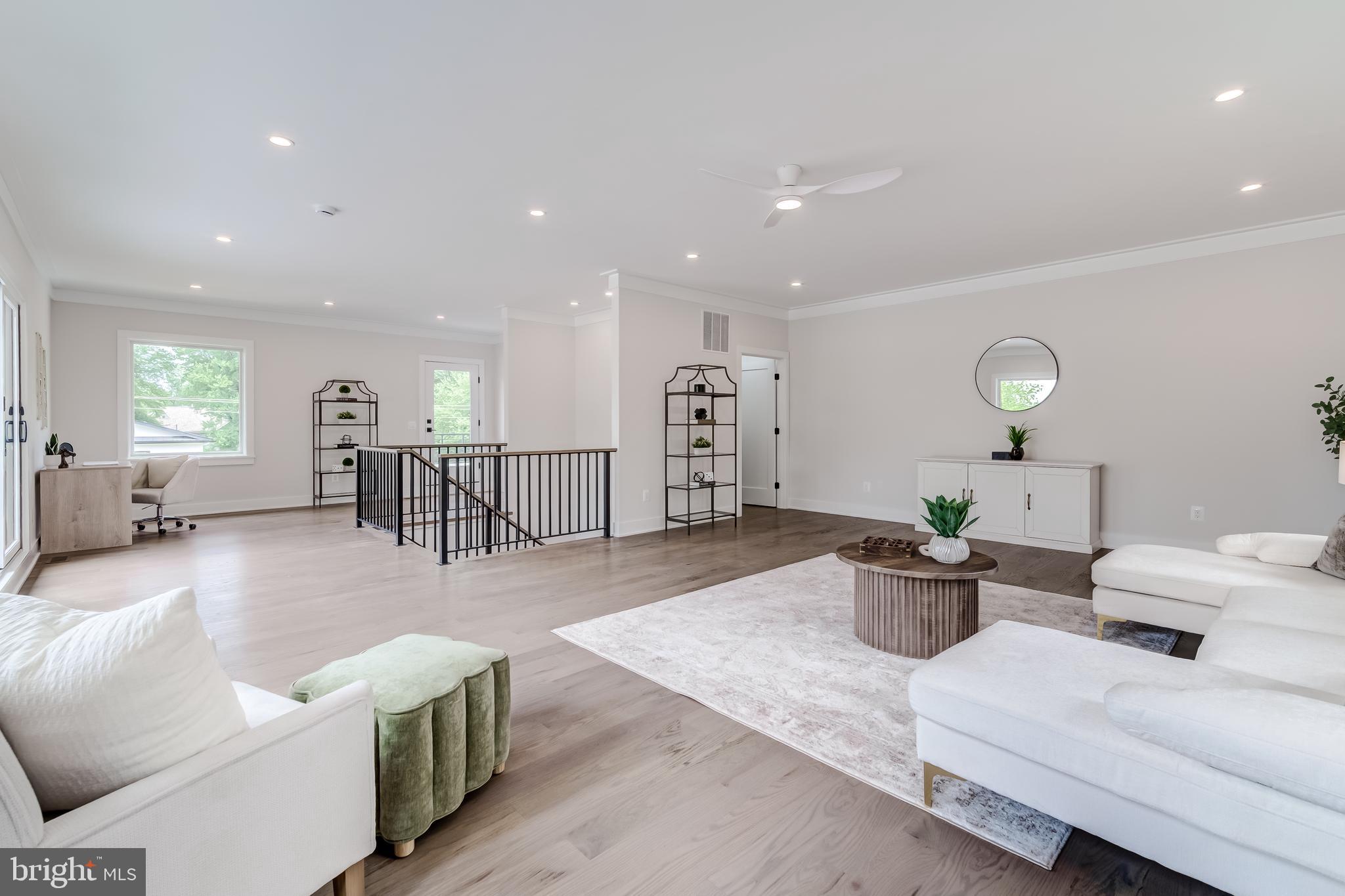 VIENNA WOODS - Residential