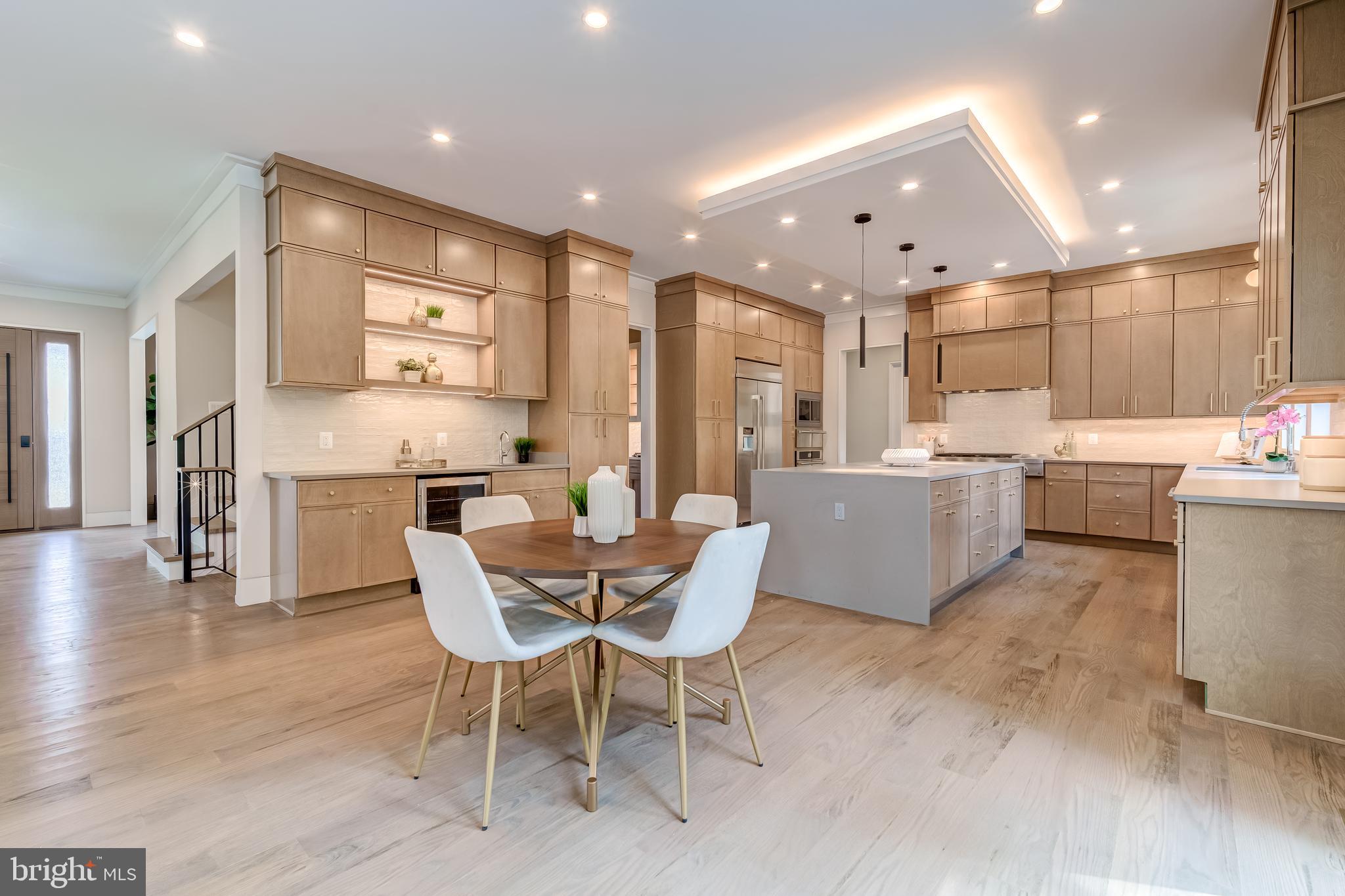 VIENNA WOODS - Residential