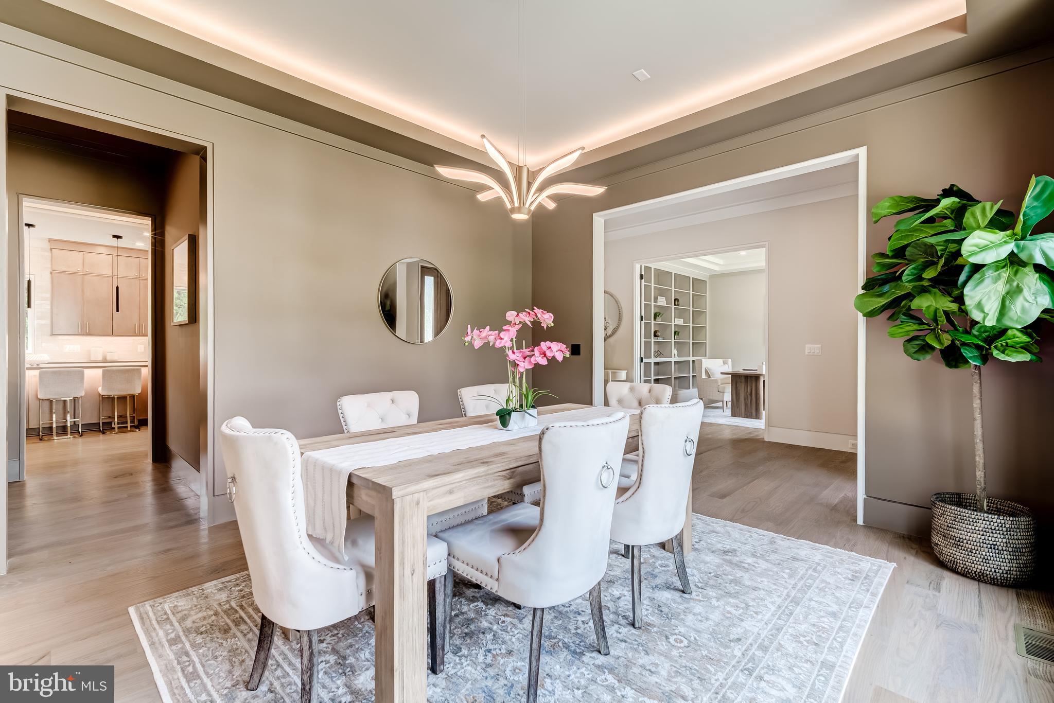 VIENNA WOODS - Residential