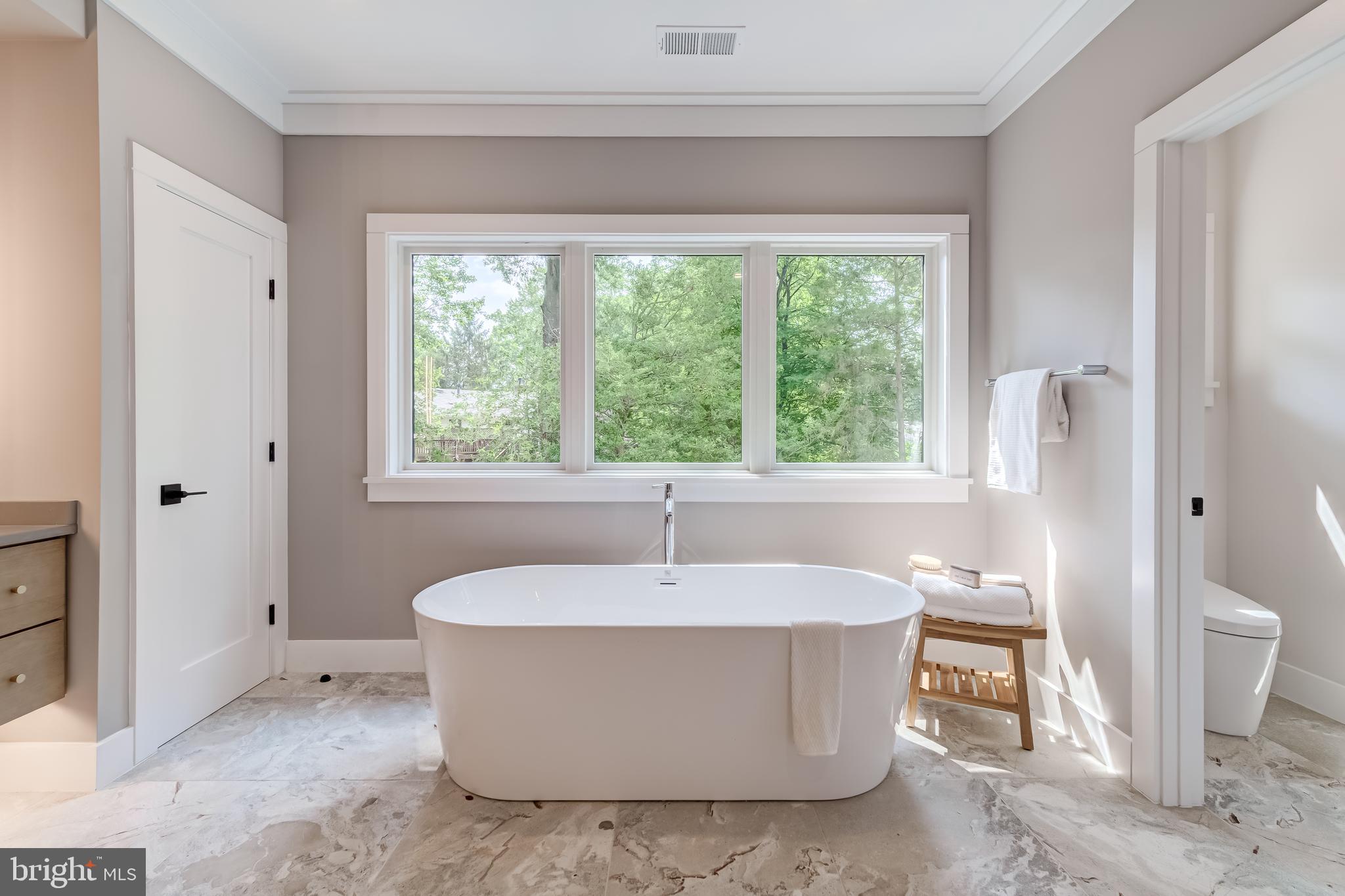 VIENNA WOODS - Residential