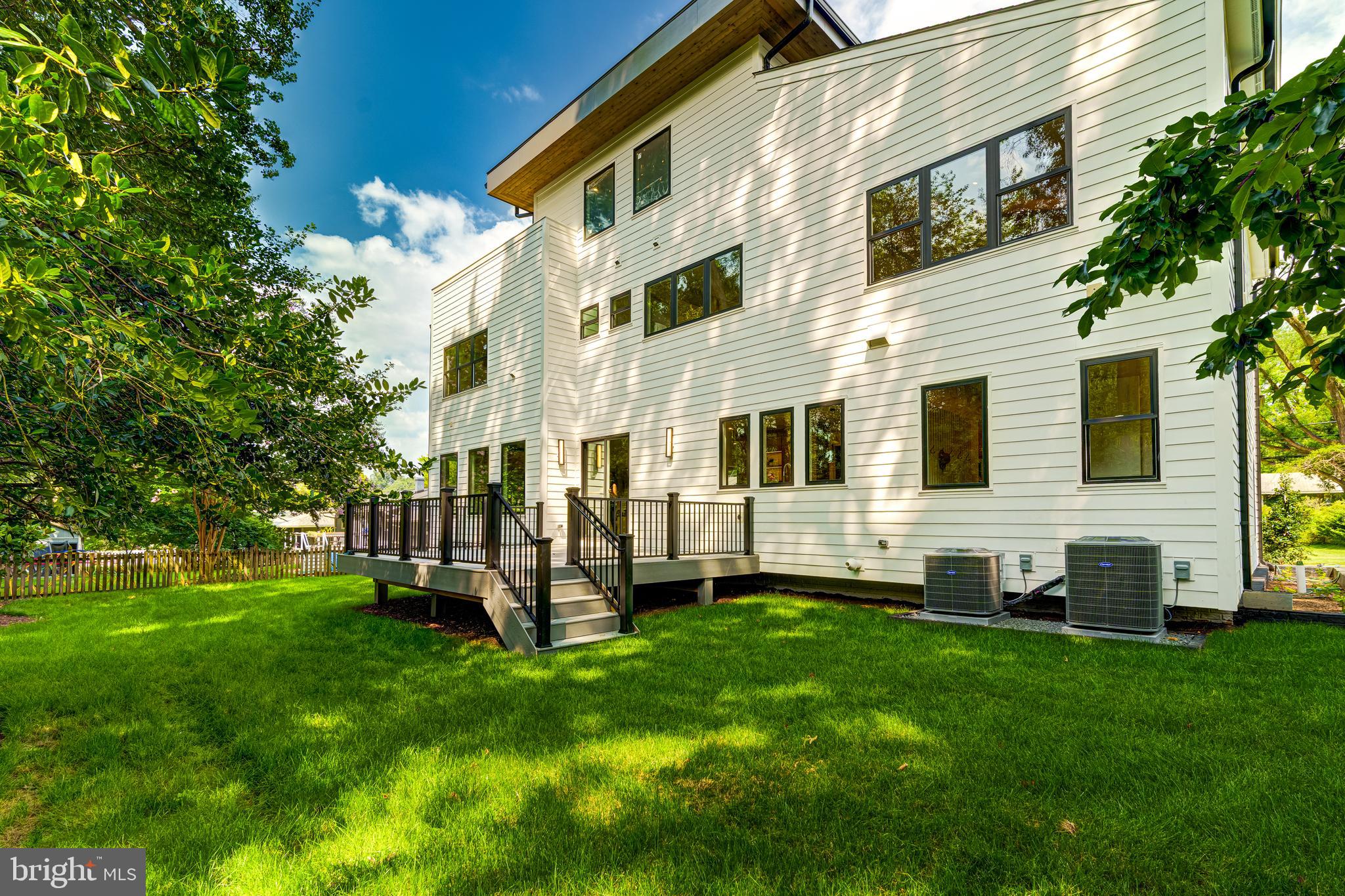 VIENNA WOODS - Residential