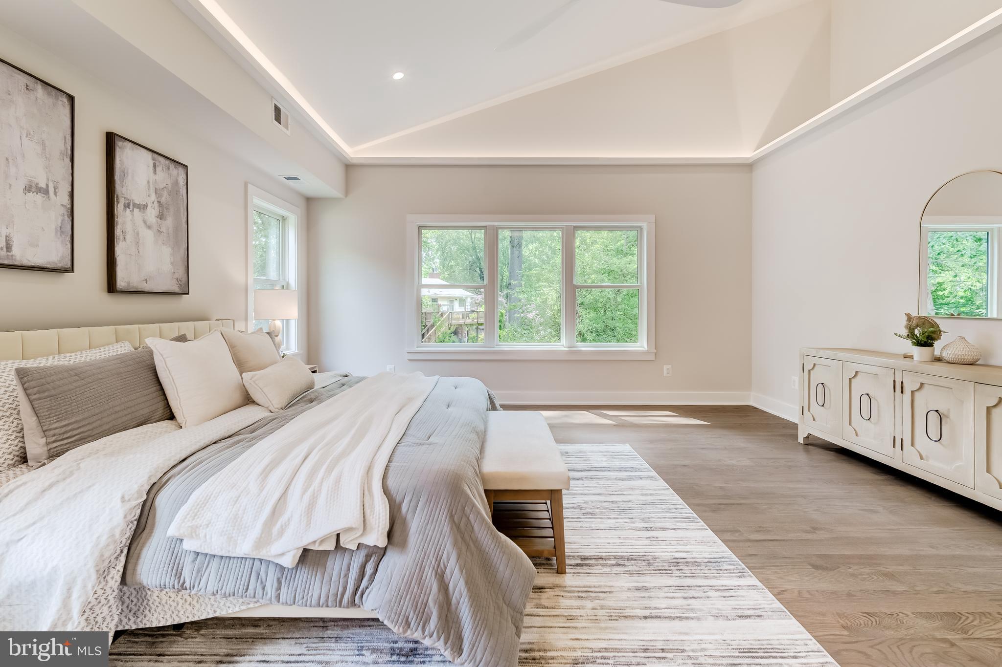 VIENNA WOODS - Residential