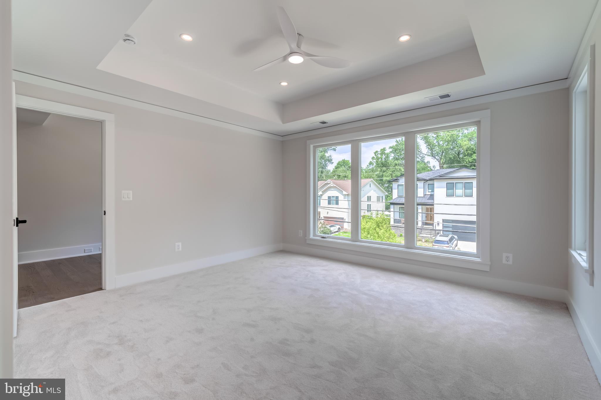 VIENNA WOODS - Residential