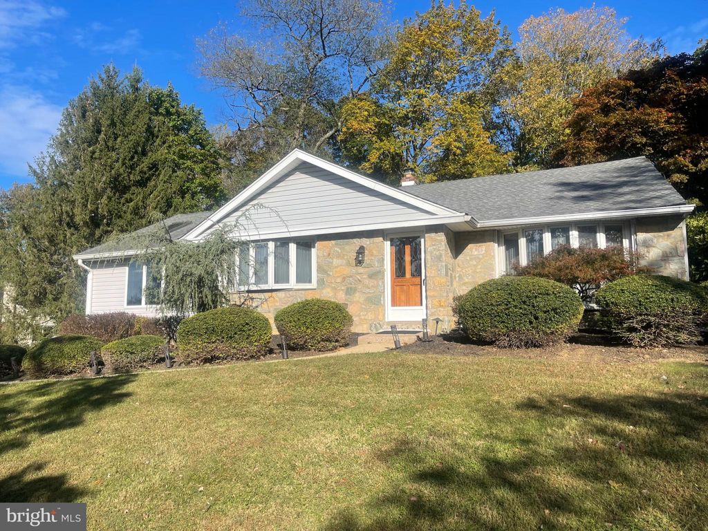 Photo of 809 Ellis Avenue, NEWTOWN SQUARE, PA 19073 (MLS # PADE2102356)