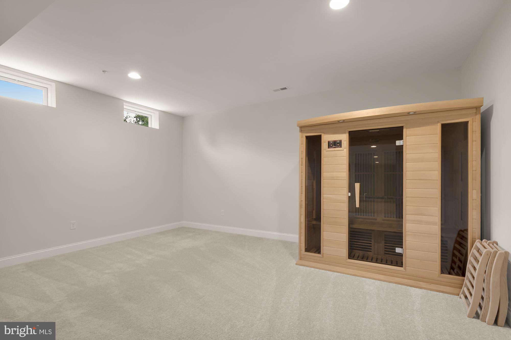 NORTH POTOMAC - Residential