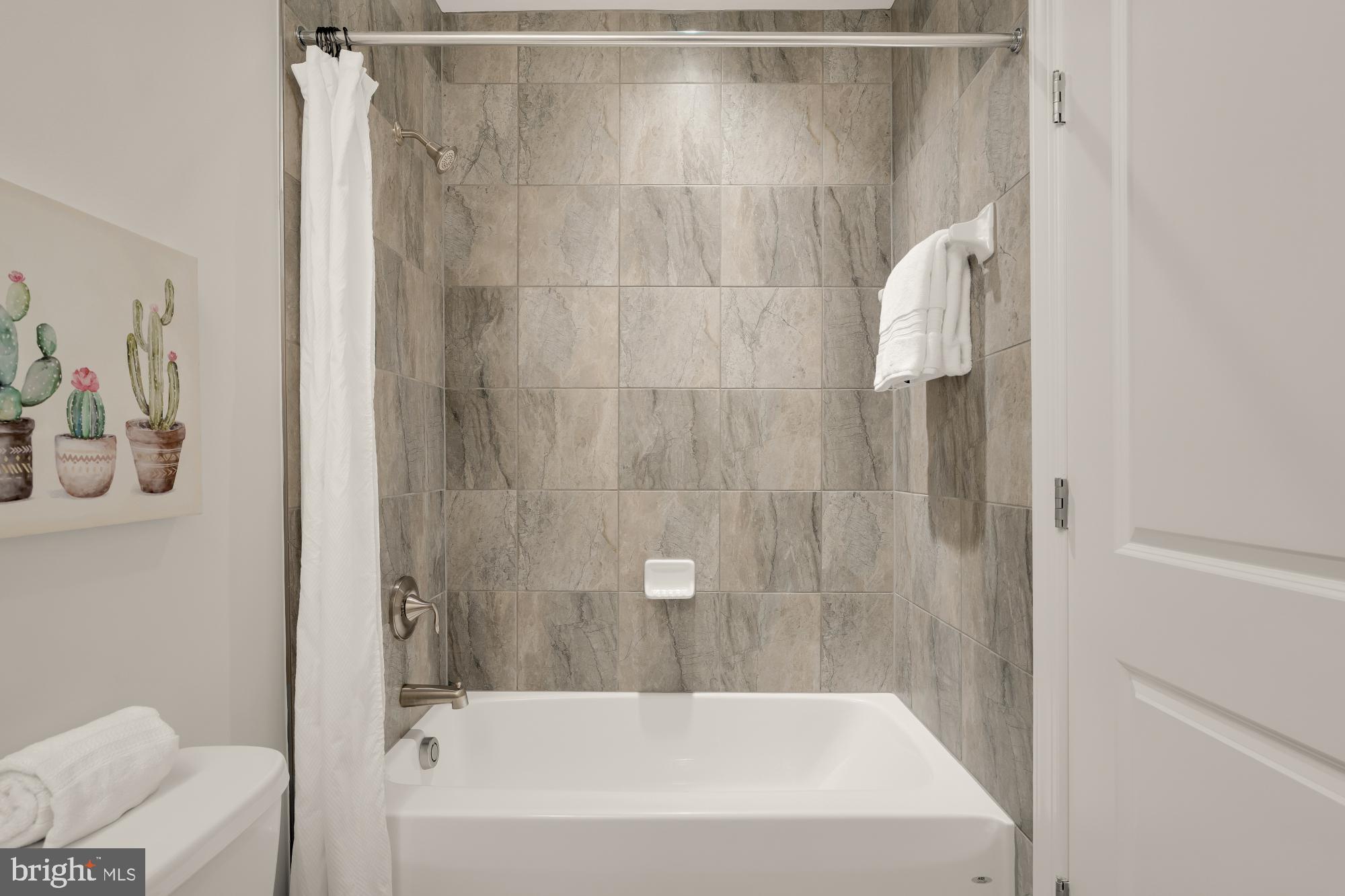 NORTH POTOMAC - Residential