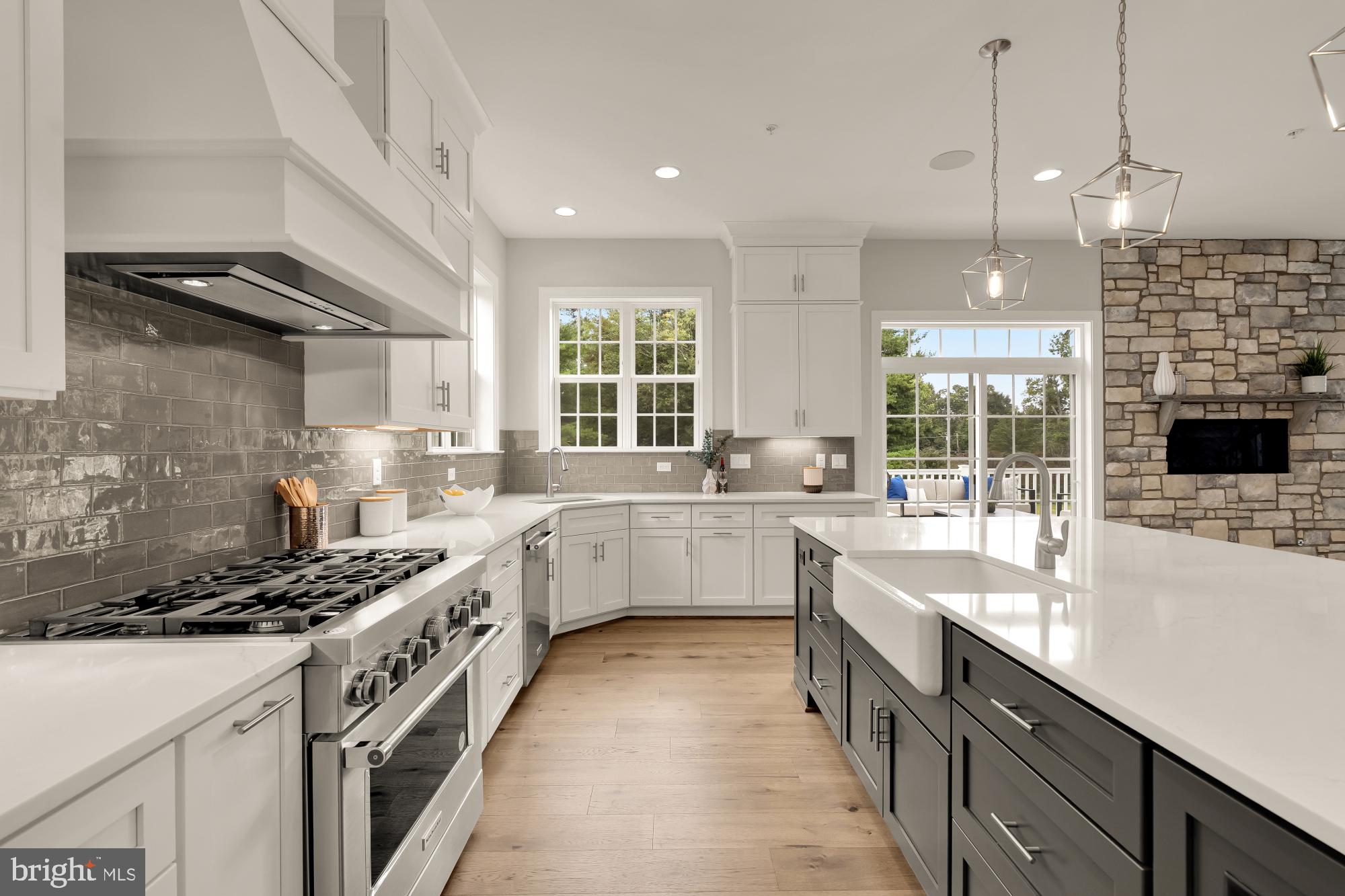 NORTH POTOMAC - Residential