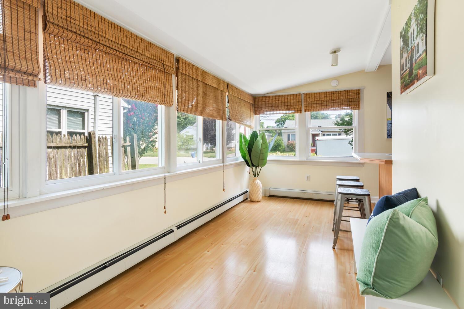 CENTREVILLE HEIGHTS - Residential