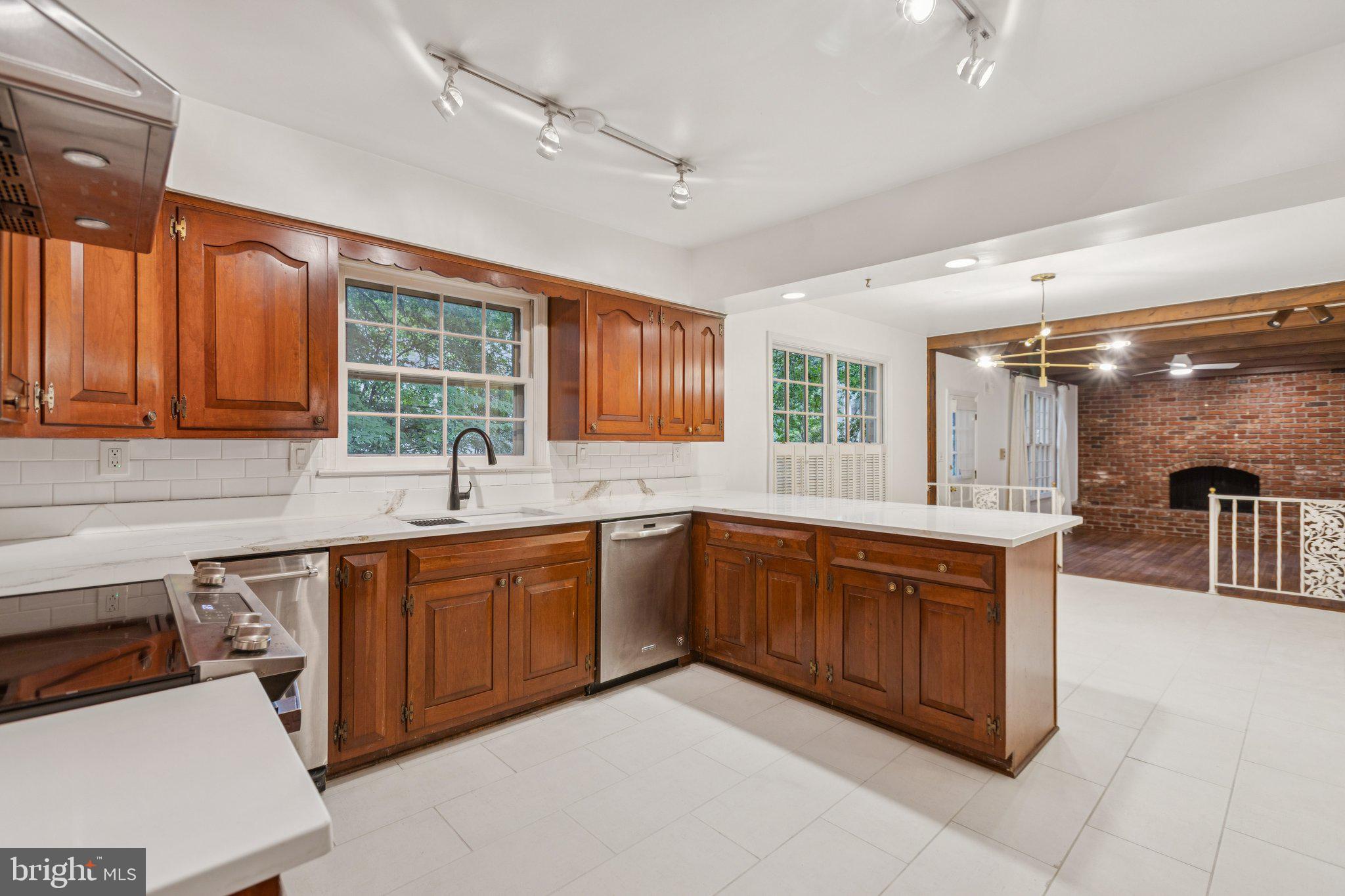 CHAIN BRIDGE FOREST - Residential Lease