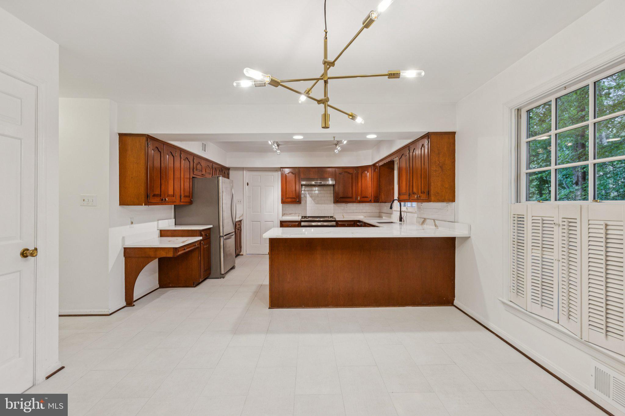 CHAIN BRIDGE FOREST - Residential Lease