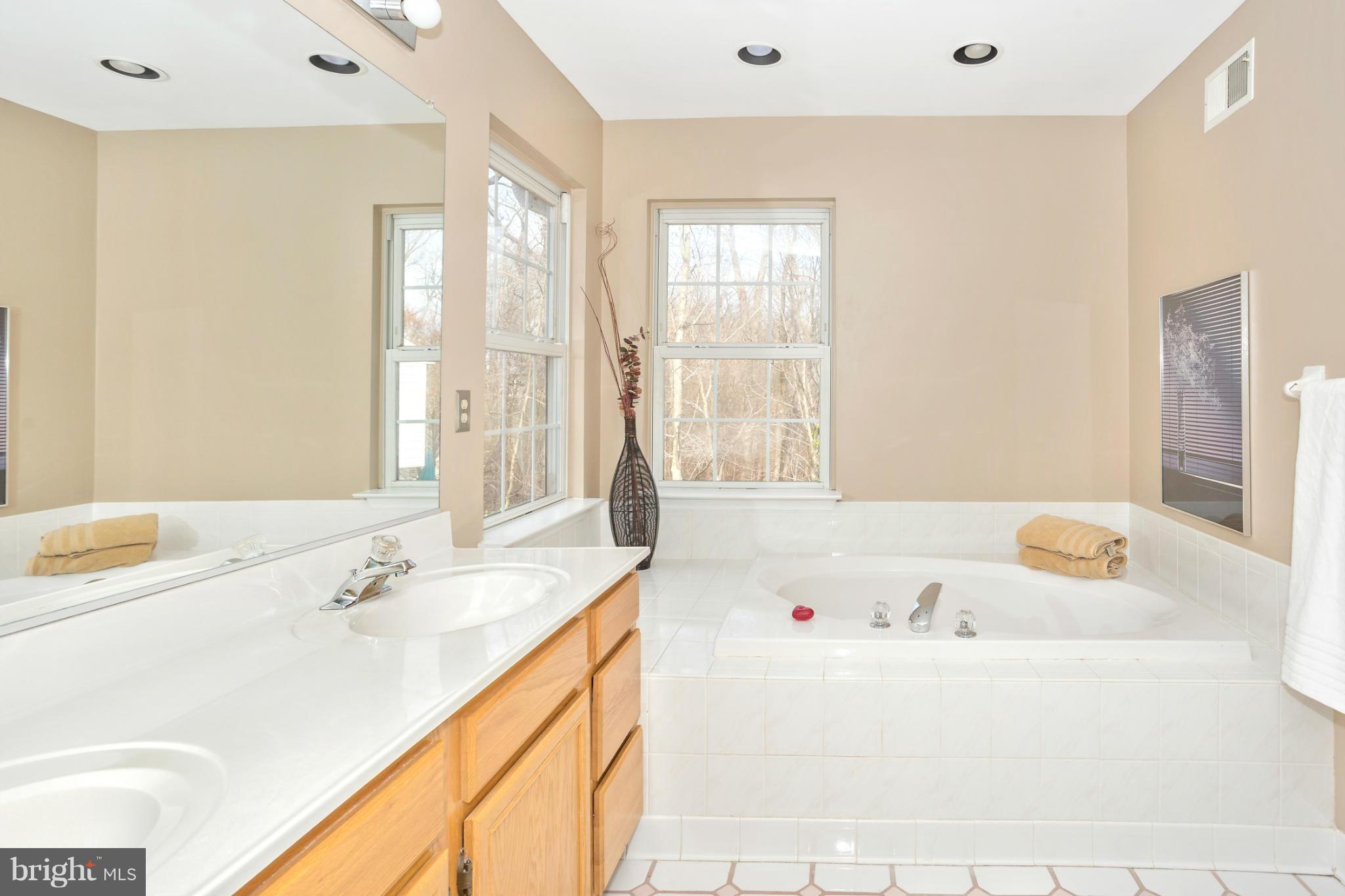 GABLES AT LAWYERS HILL - Residential