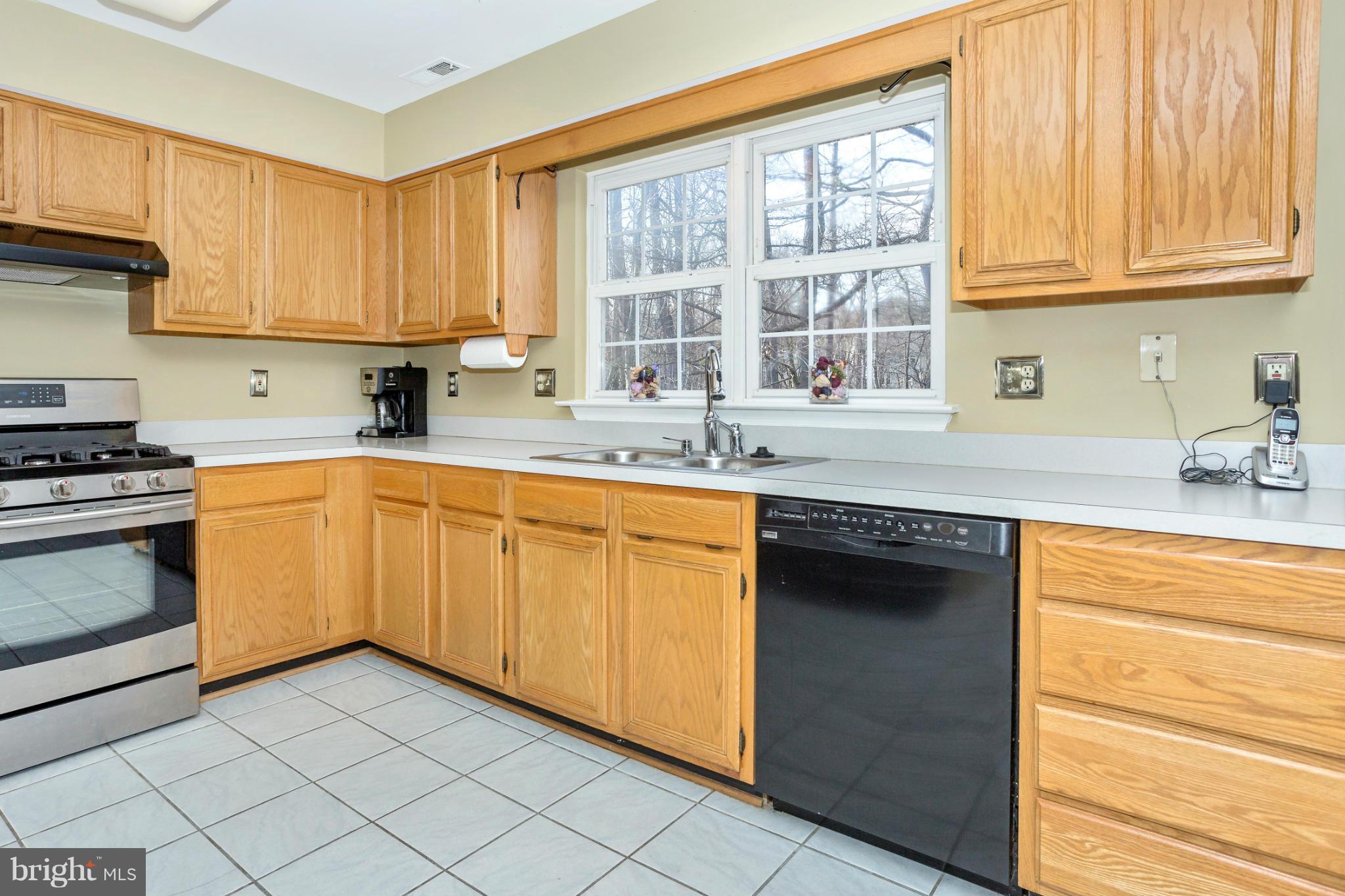 GABLES AT LAWYERS HILL - Residential