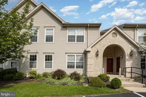 205 Forest Oak Lane, Harrisburg, PA MLS: PADA2045268