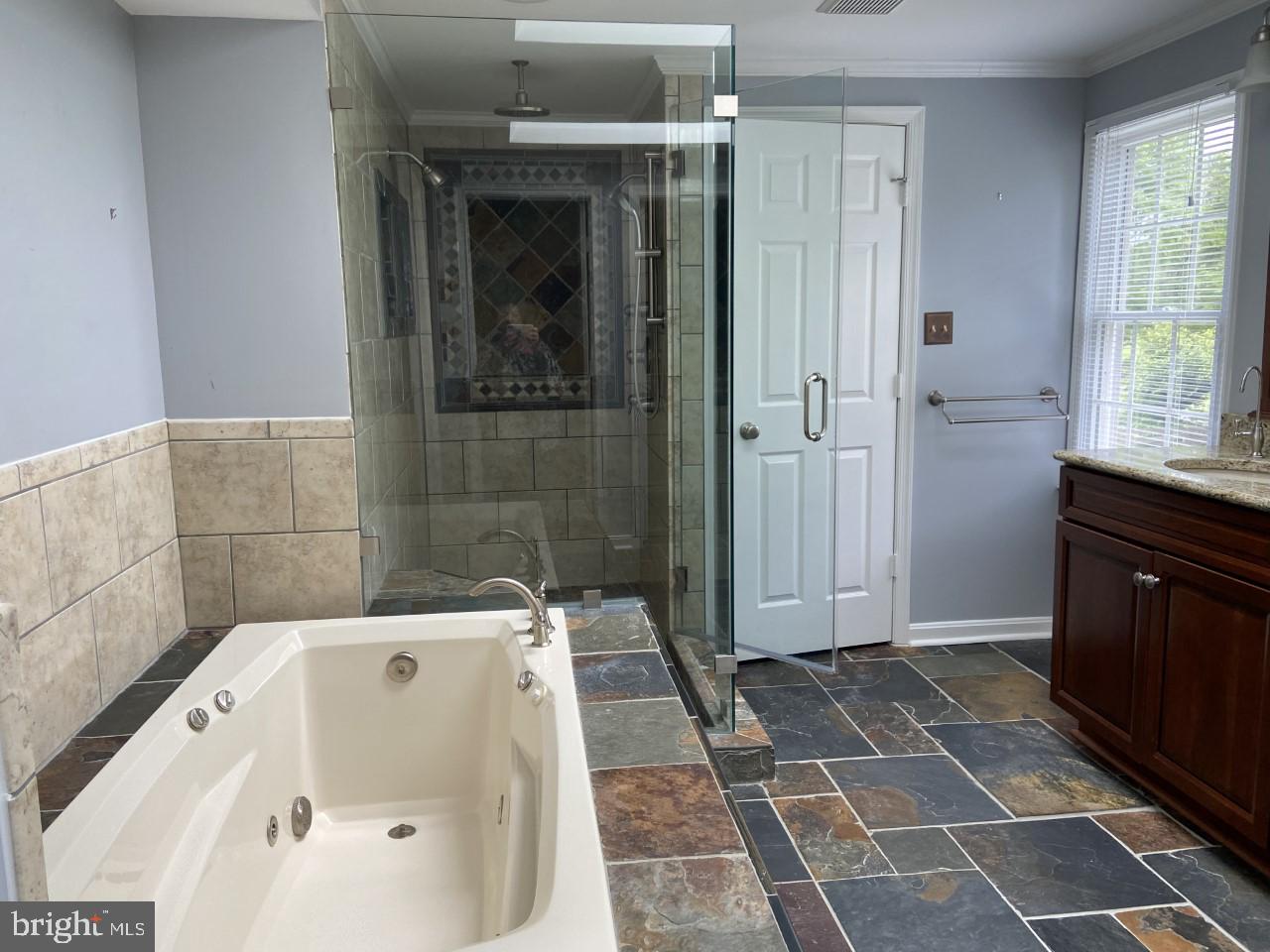 STEEPLE CHASE - Residential