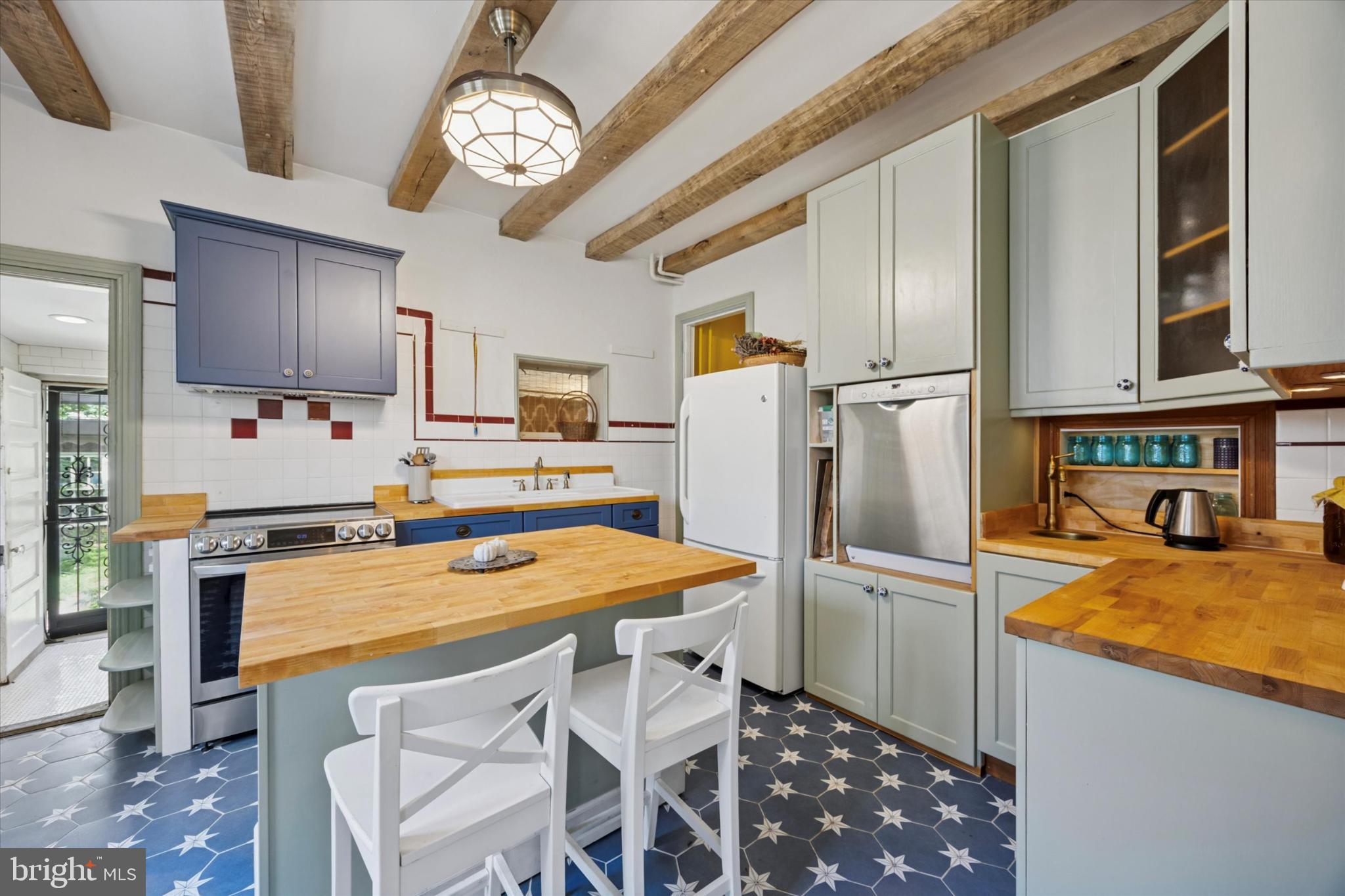 GERMANTOWN (EAST) - Residential