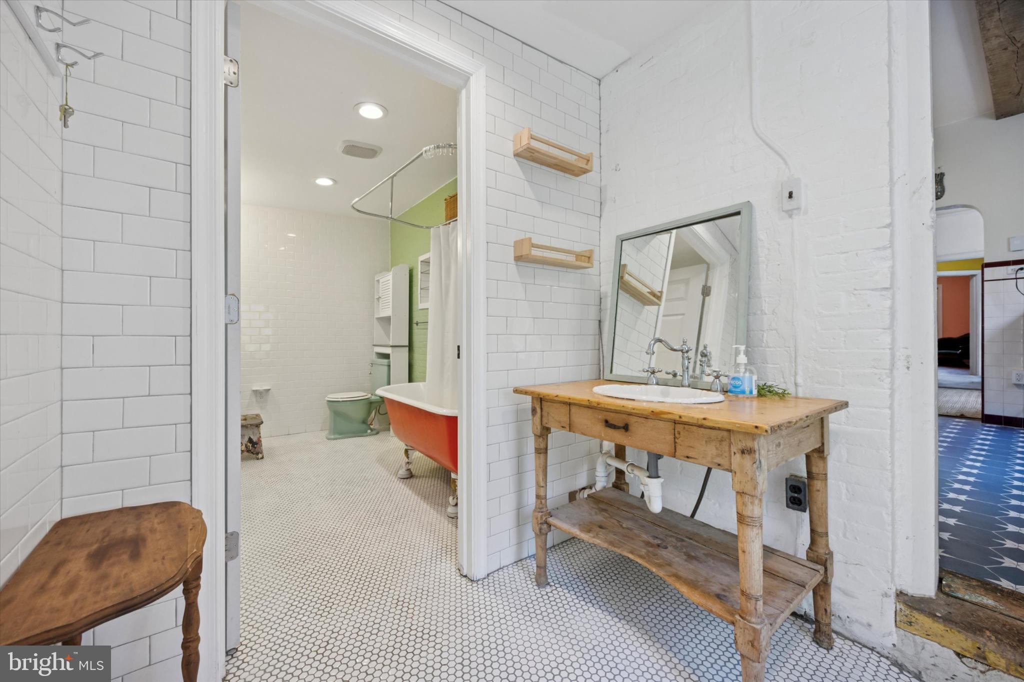 GERMANTOWN (EAST) - Residential