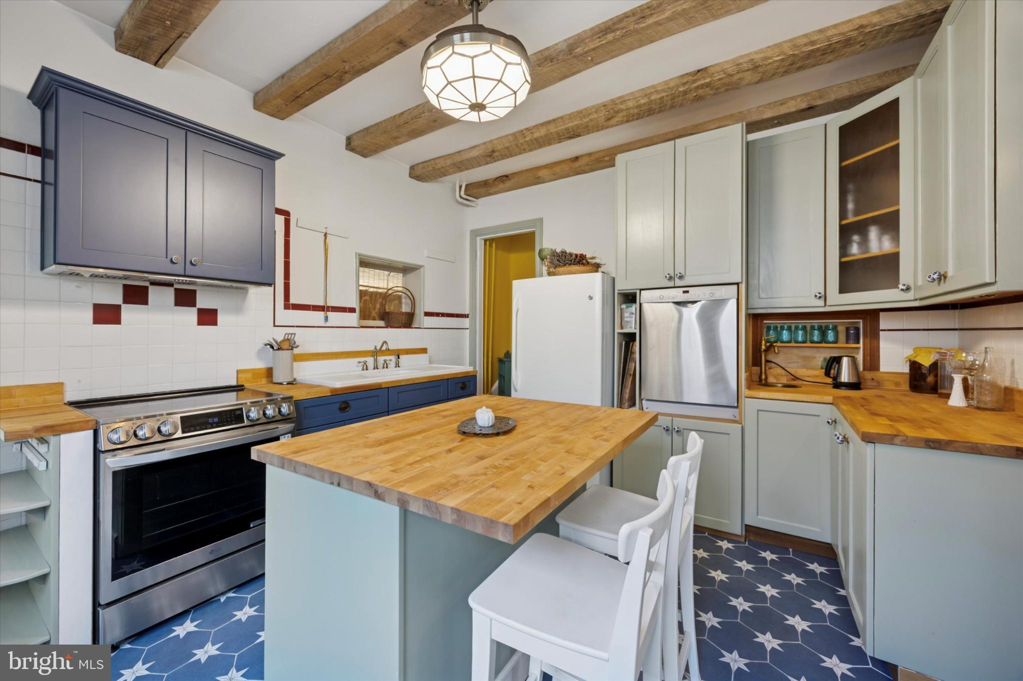 GERMANTOWN (EAST) - Residential