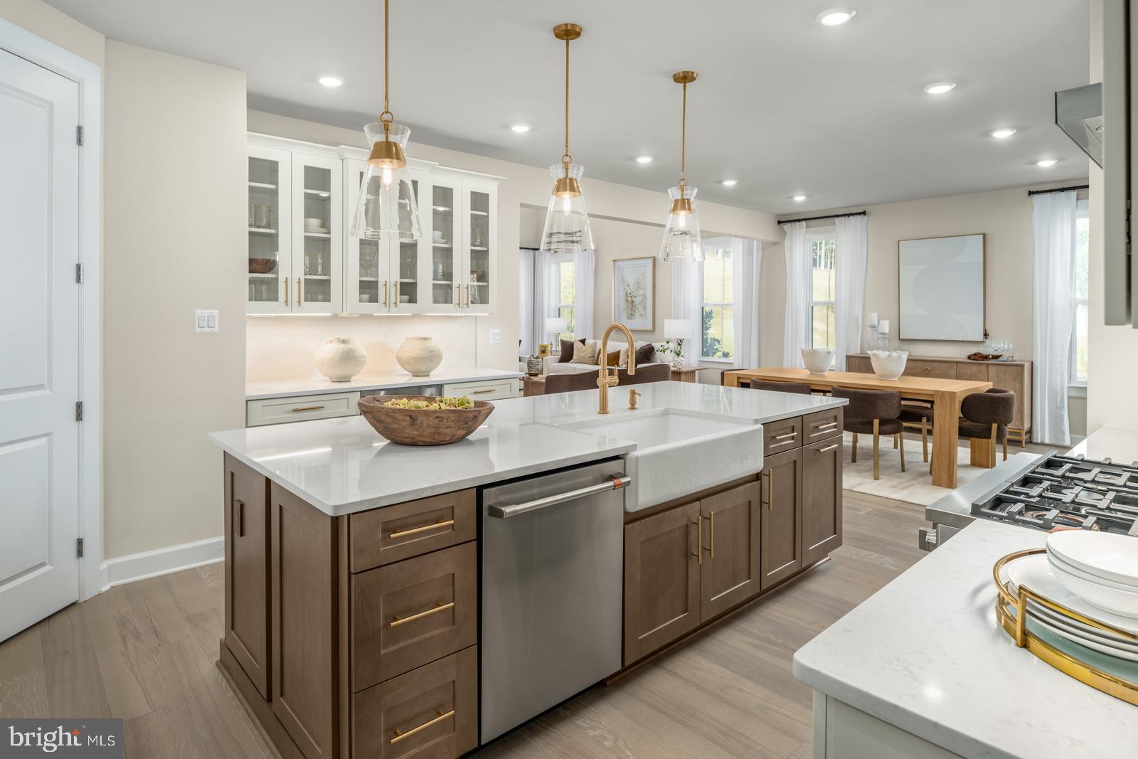 3291 LEOPOLD COURT