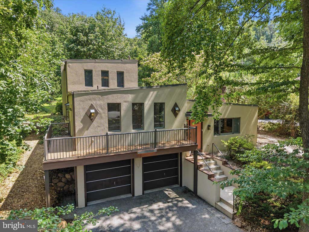 Photo of 625 N Maple Street, EPHRATA, PA 17522 (MLS # PALA2091078)