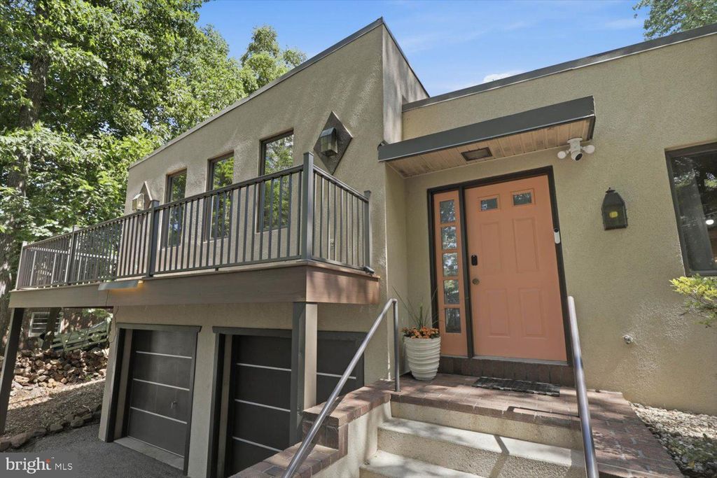 Photo of 625 N Maple Street, EPHRATA, PA 17522 (MLS # PALA2091078)