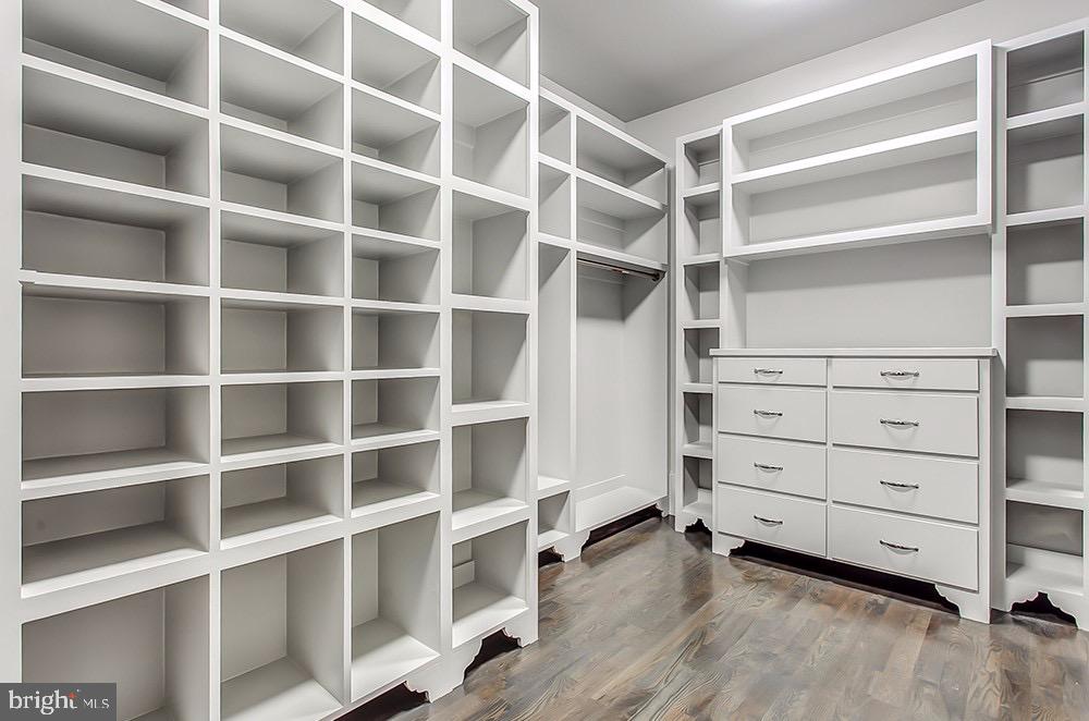 BRIAR KNOLL - Residential