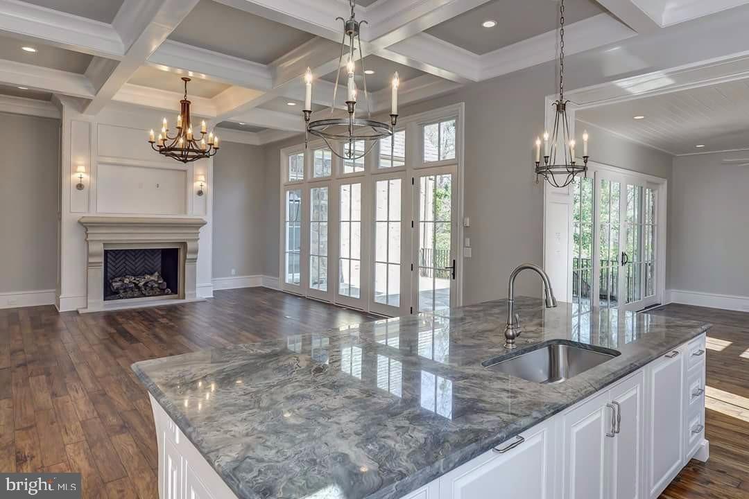 BRIAR KNOLL - Residential