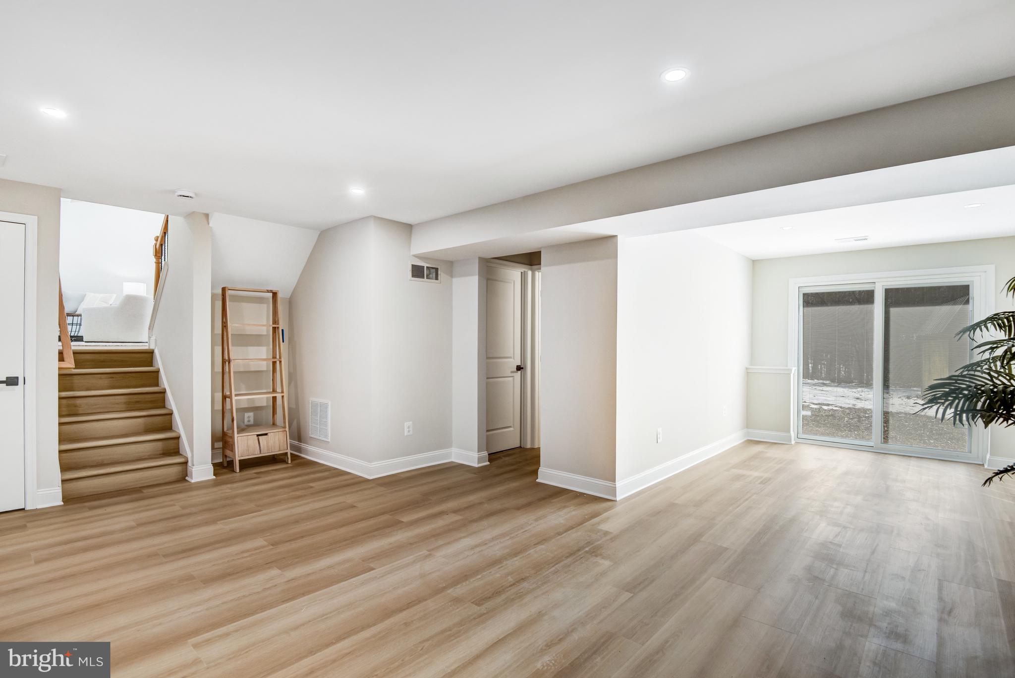 WALTON - Residential