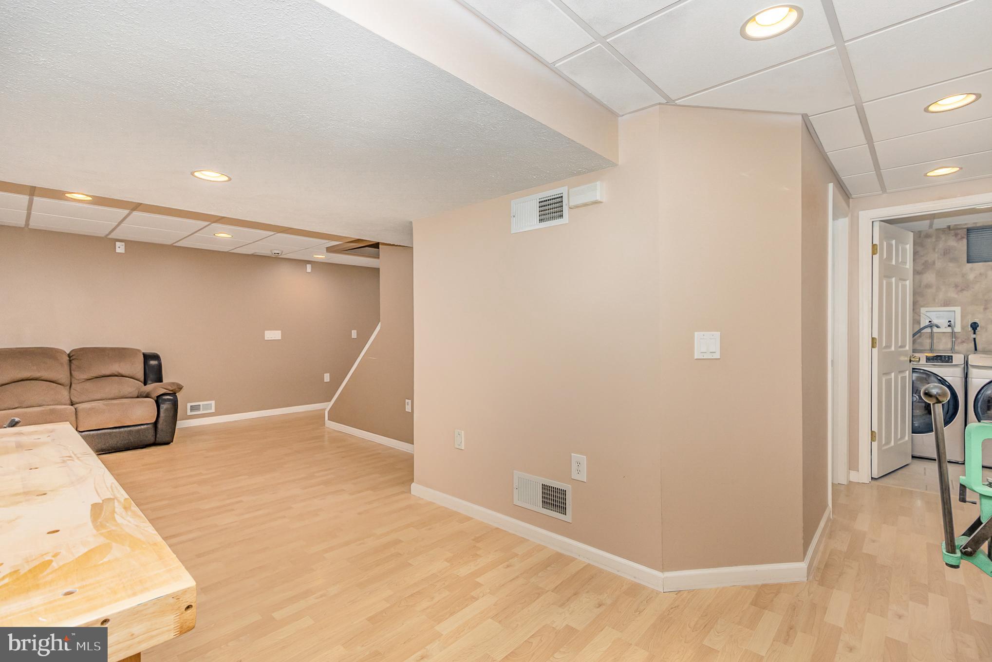 LEADER HEIGHTS CROSSING - Residential