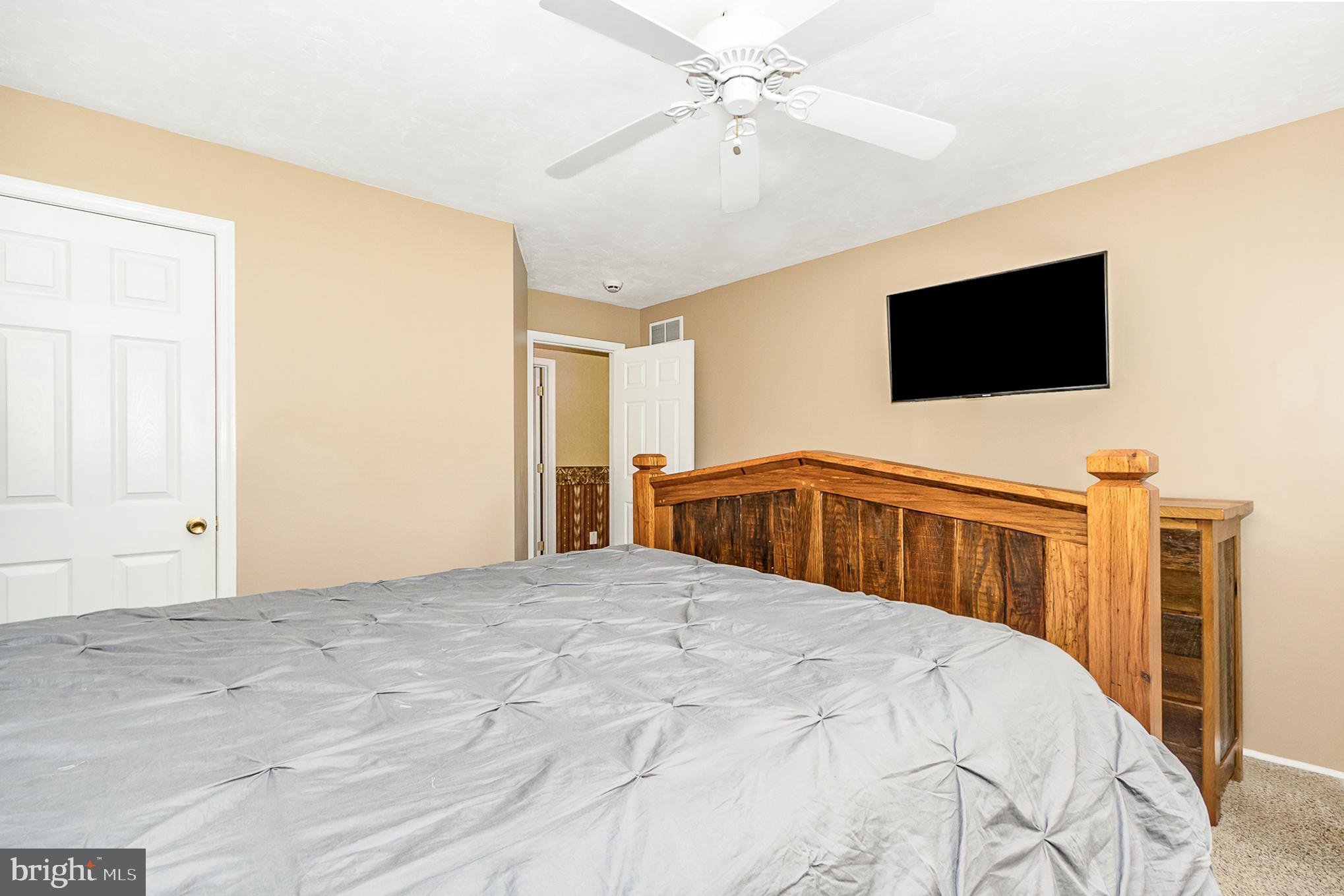 LEADER HEIGHTS CROSSING - Residential