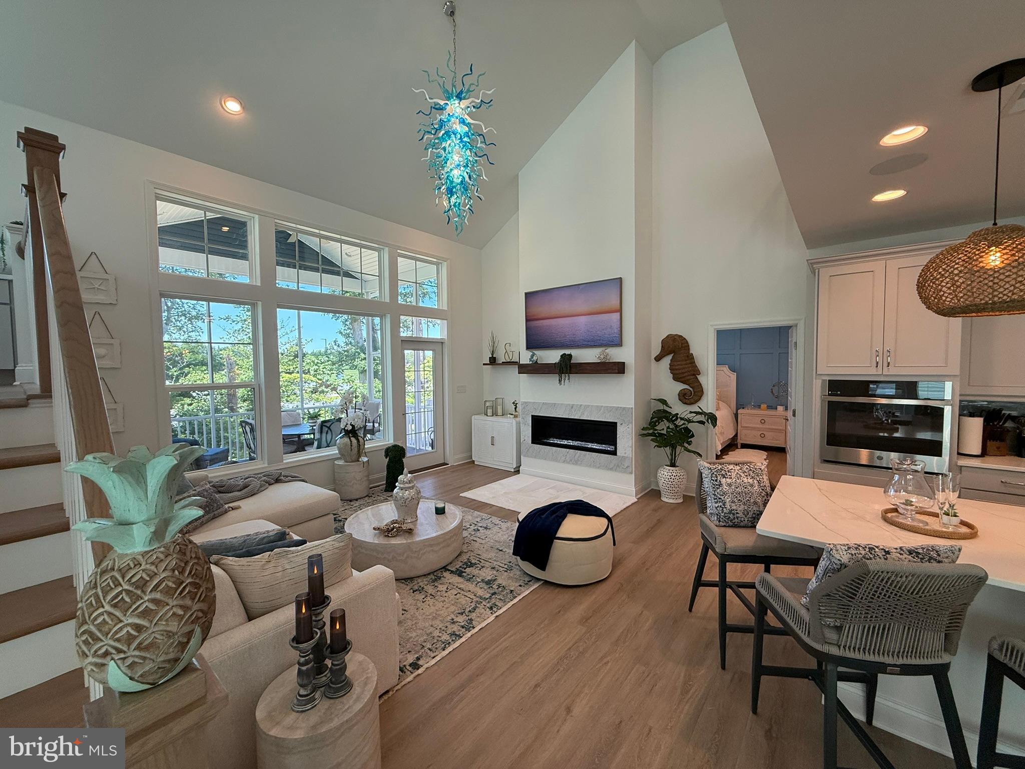 19269 AMERICAN HOLLY