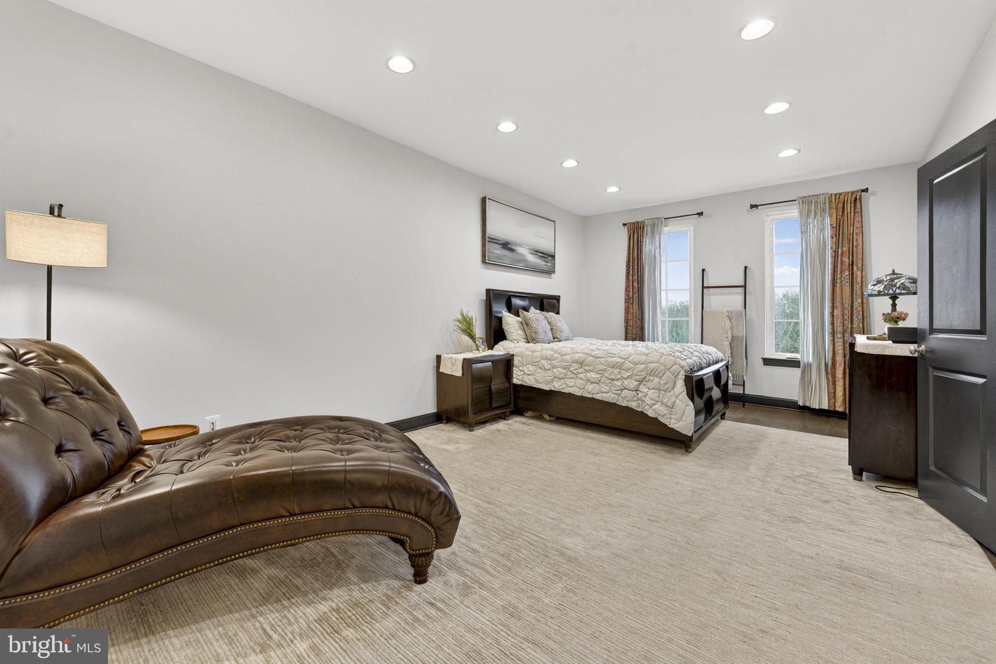 BRAMBLETON TOWN CENTER - Residential