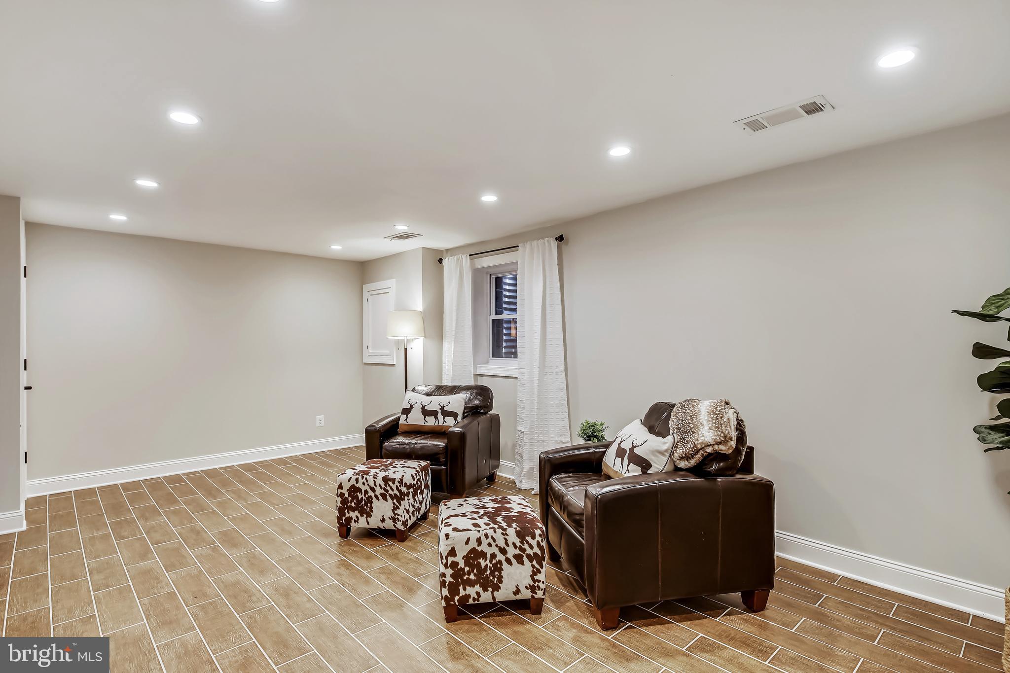 LAKE BRADDOCK - Residential