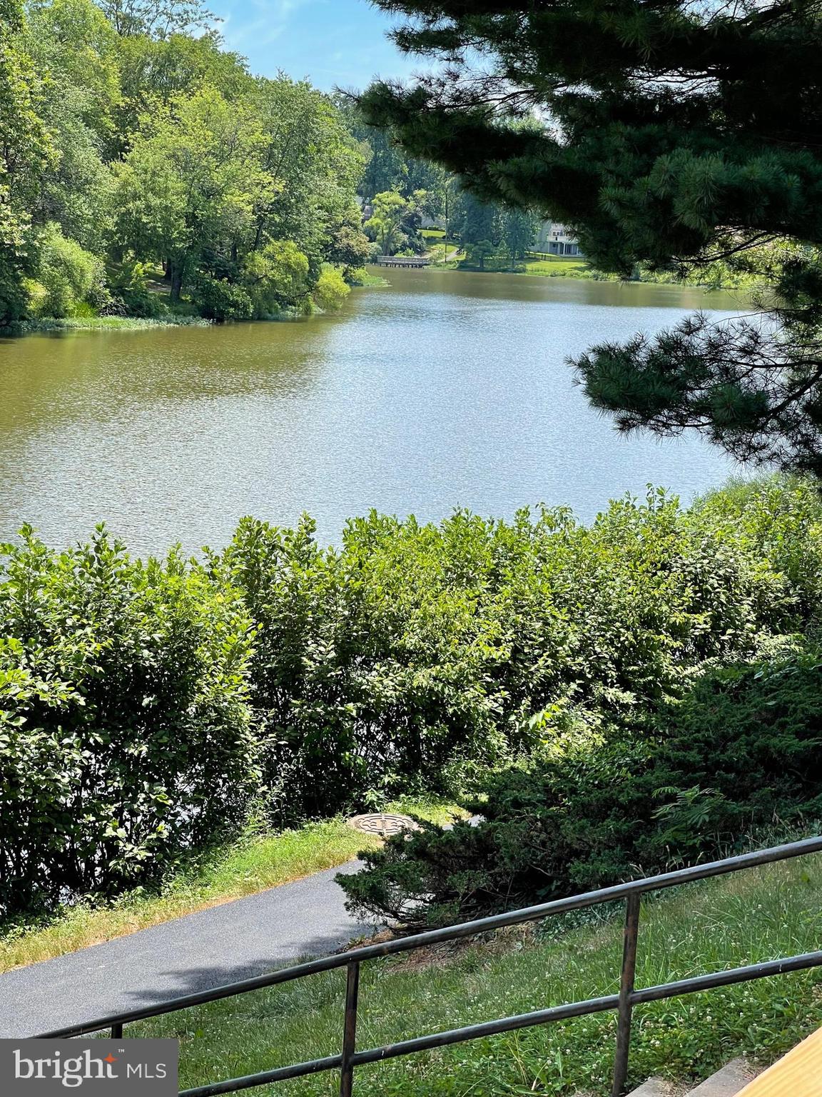 LAKE BRADDOCK - Residential