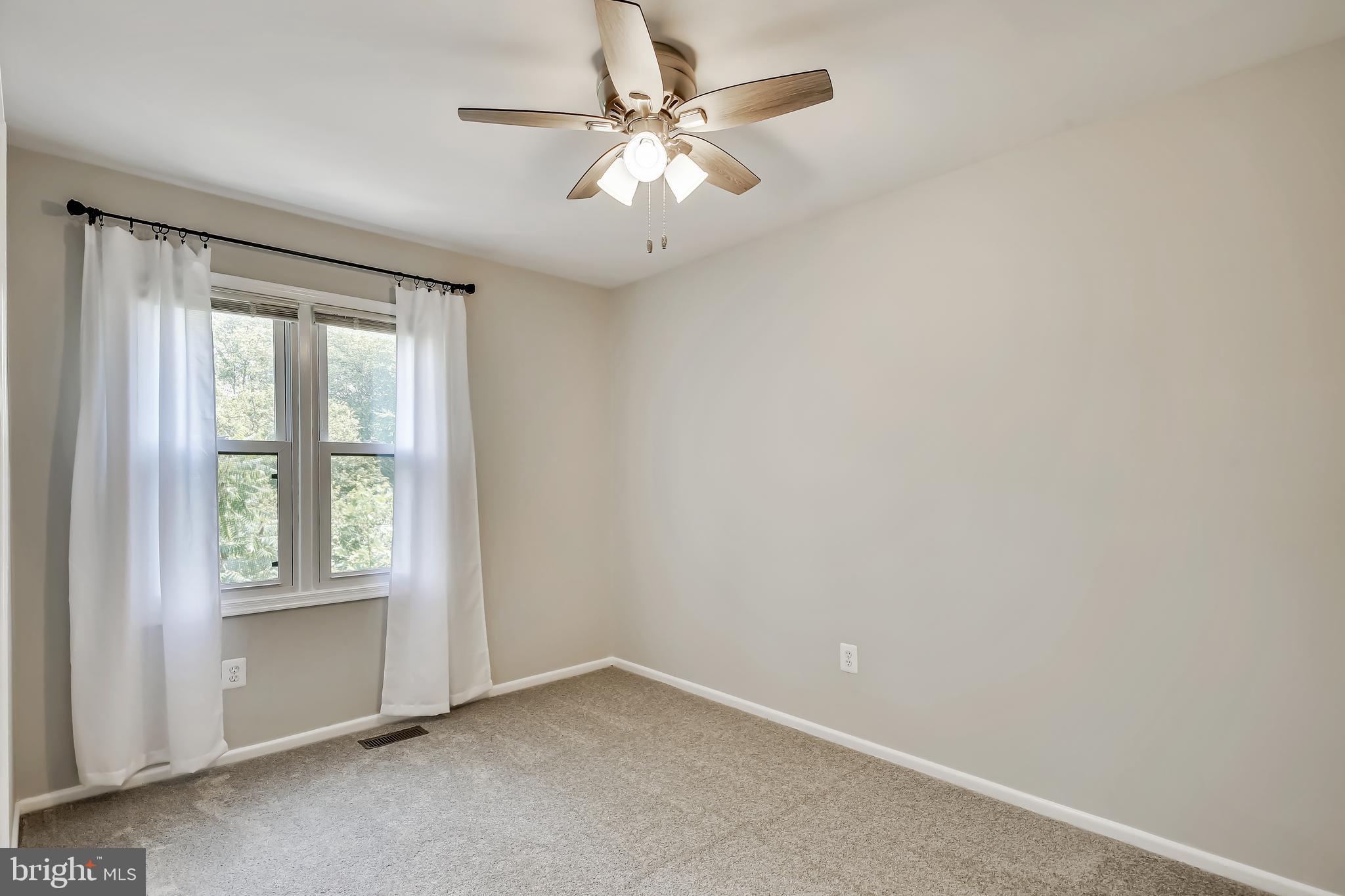 LAKE BRADDOCK - Residential