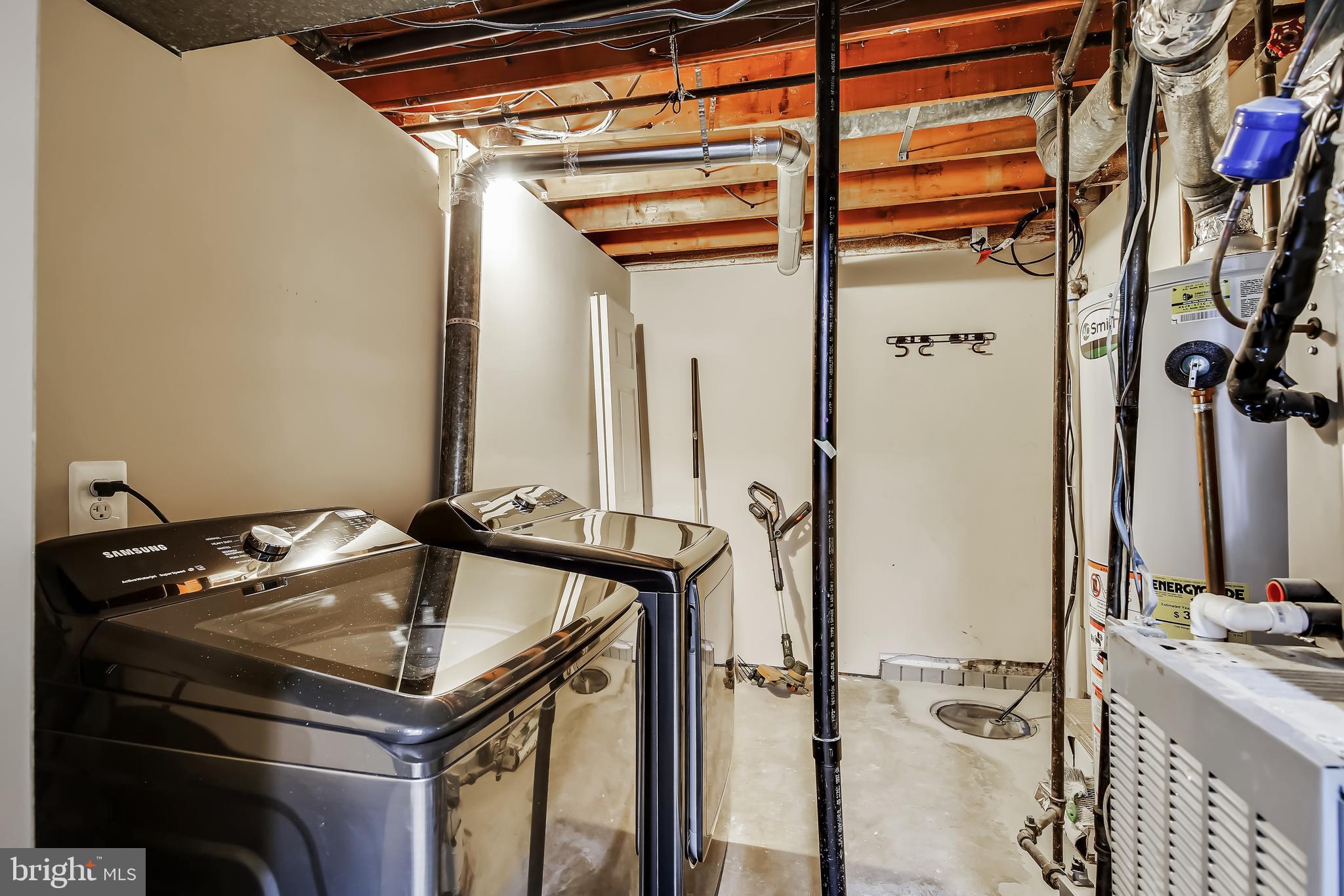 LAKE BRADDOCK - Residential