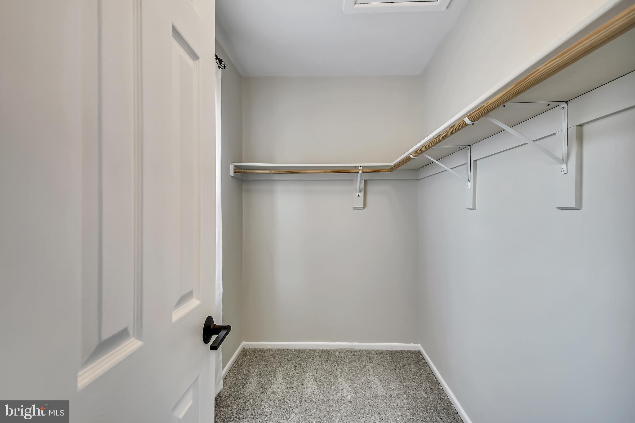 LAKE BRADDOCK - Residential